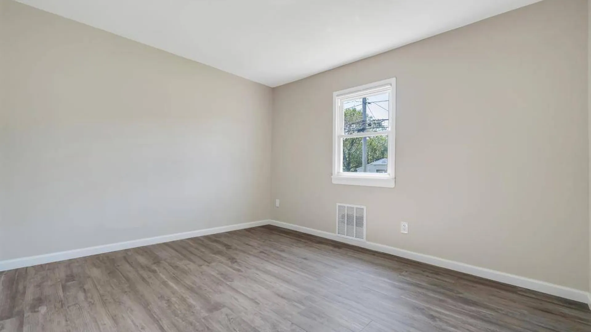 Property at 941 Provost Avenue, Bellport, NY 11713 21