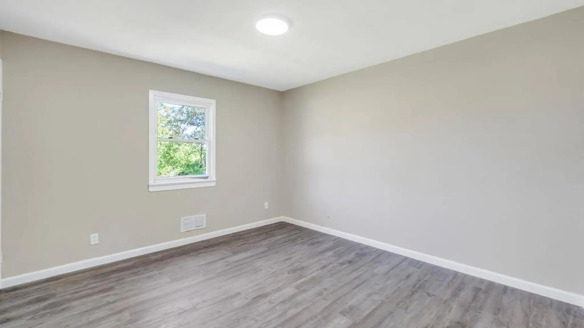 Property at 941 Provost Avenue, Bellport, NY 11713 23