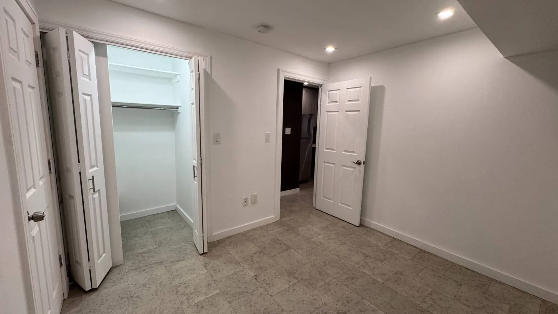 Property at 1363 Kearney Ave, Bronx, NY 10465 7
