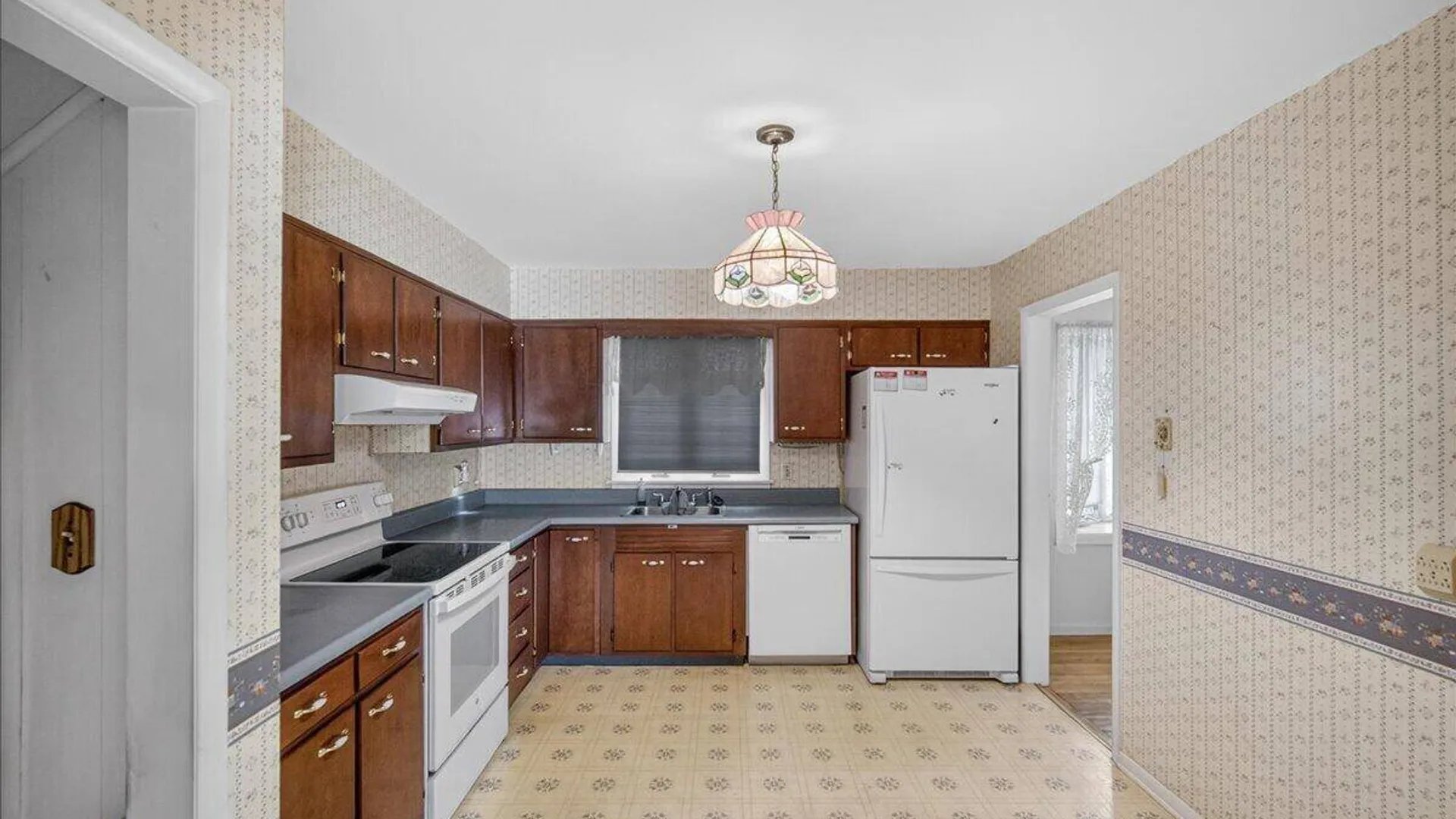 Property at 5 Peck Lane, Clifton Park, NY 12065 13