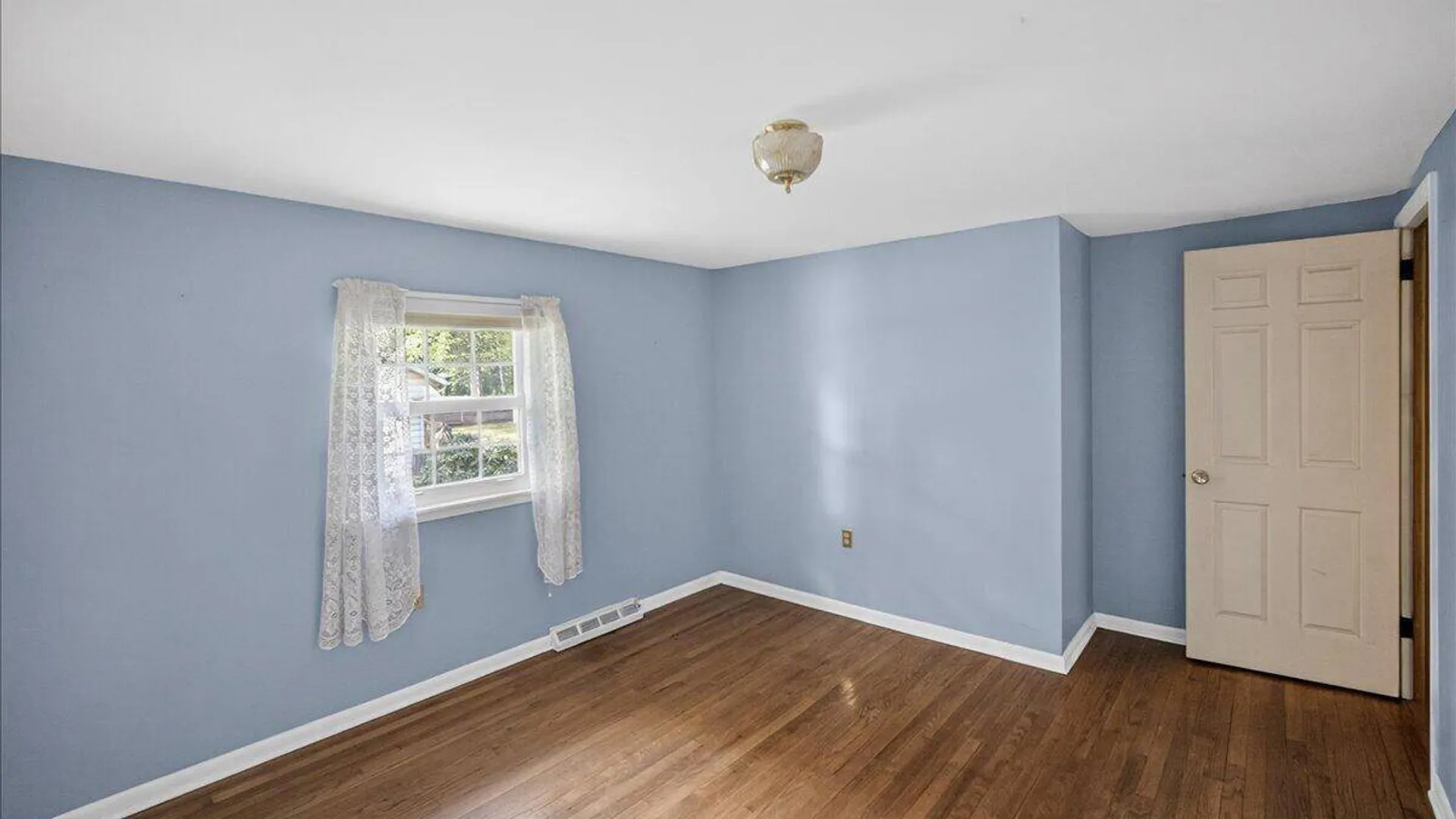 Property at 5 Peck Lane, Clifton Park, NY 12065 22