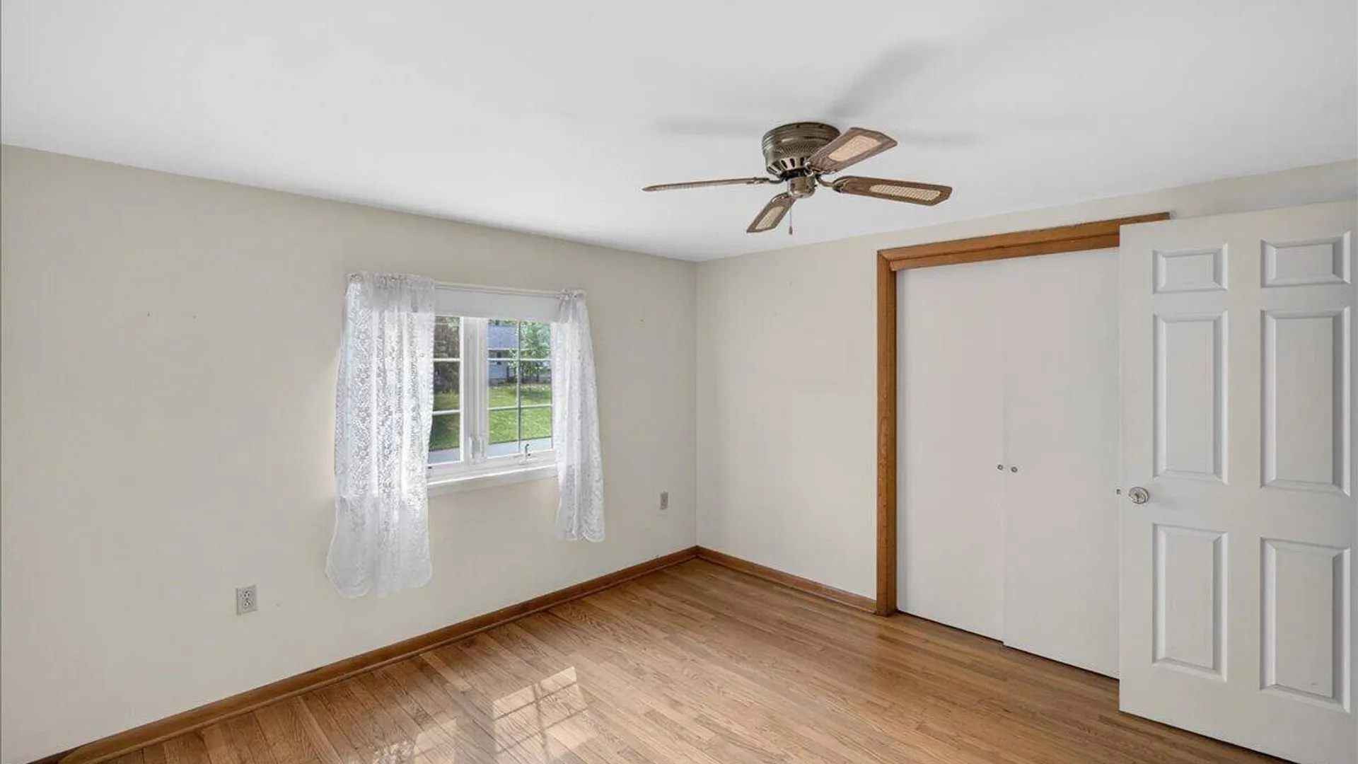 Property at 5 Peck Lane, Clifton Park, NY 12065 24