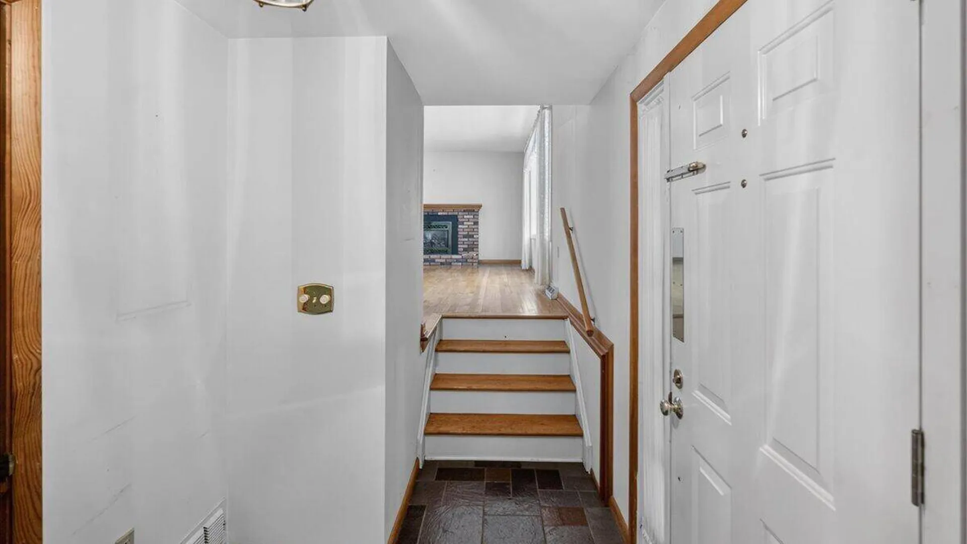 Property at 5 Peck Lane, Clifton Park, NY 12065 6
