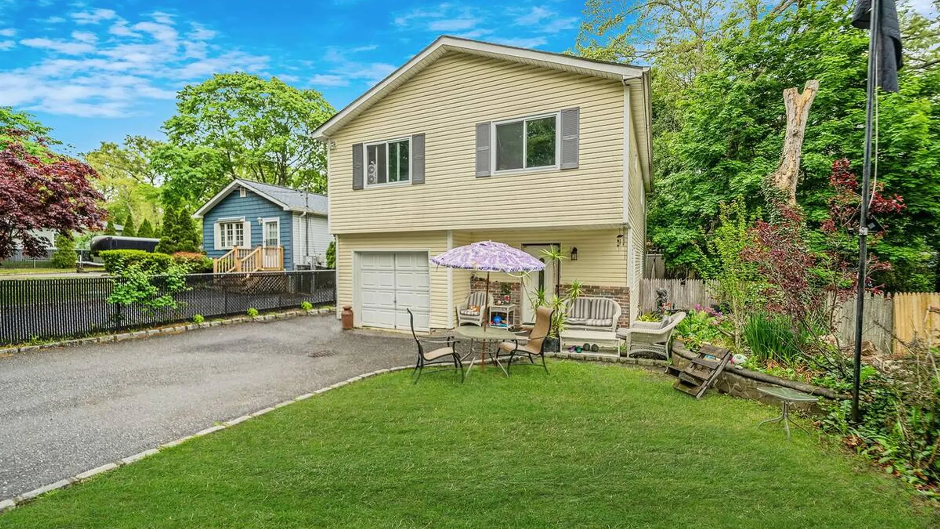 Property at 35 Franklin Avenue, Mastic, NY 11950 25