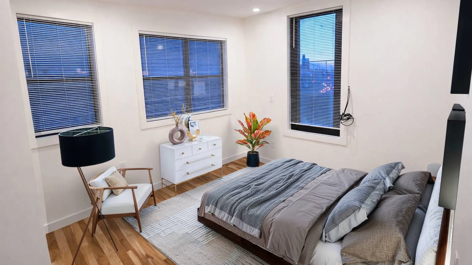 Property at 32 Radde Pl, Brooklyn, NY 11233 5