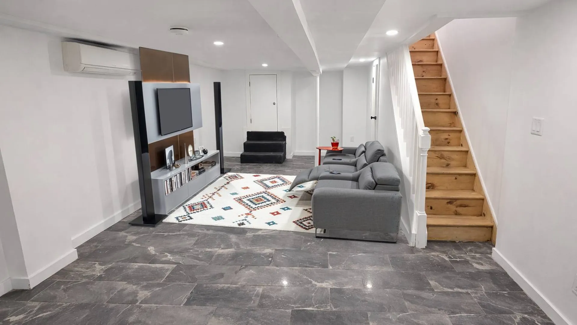 Property at 32 Radde Pl, Brooklyn, NY 11233 9