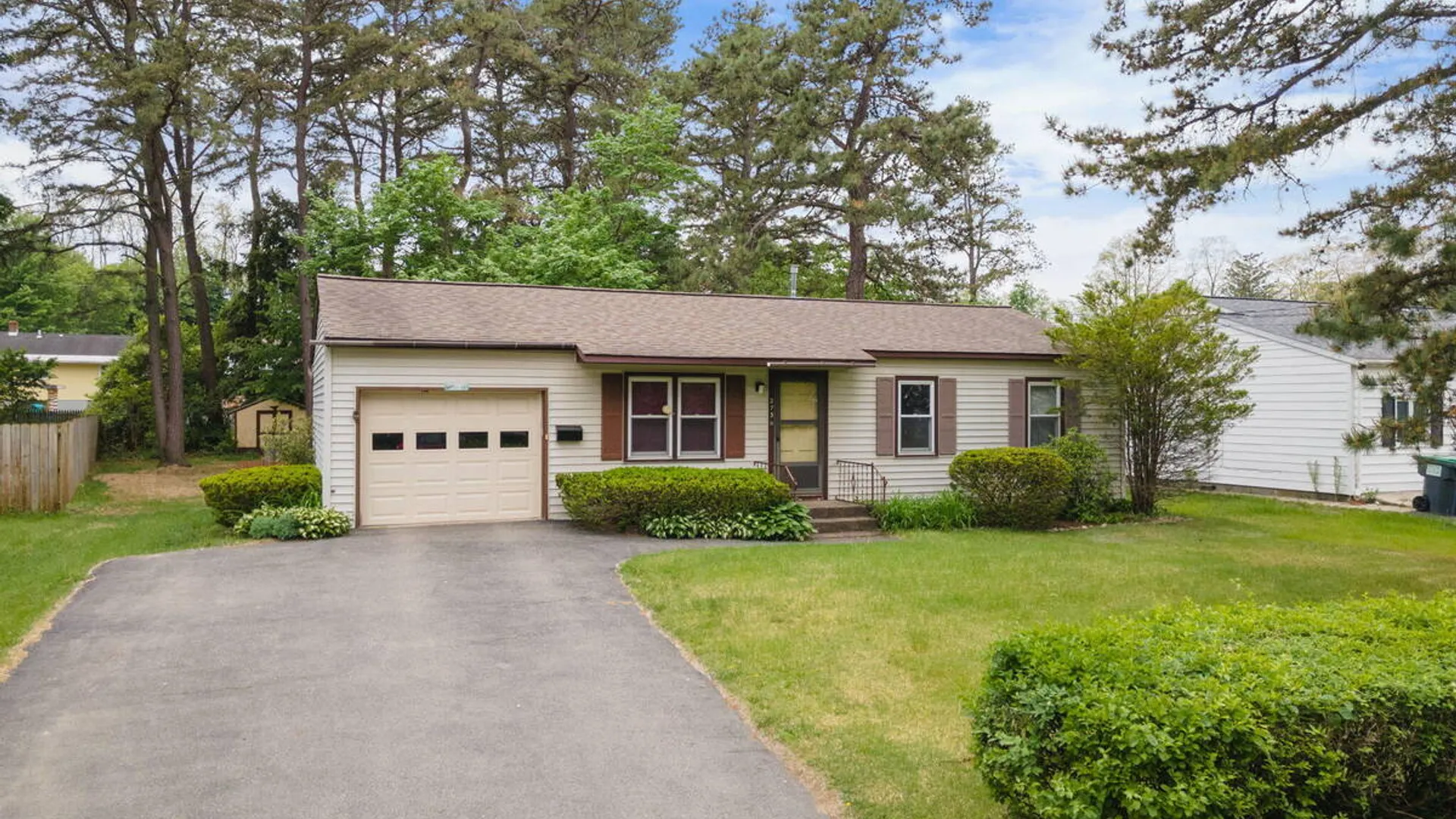 Property at 2736 Maida Lane, Rotterdam, NY 12306 2