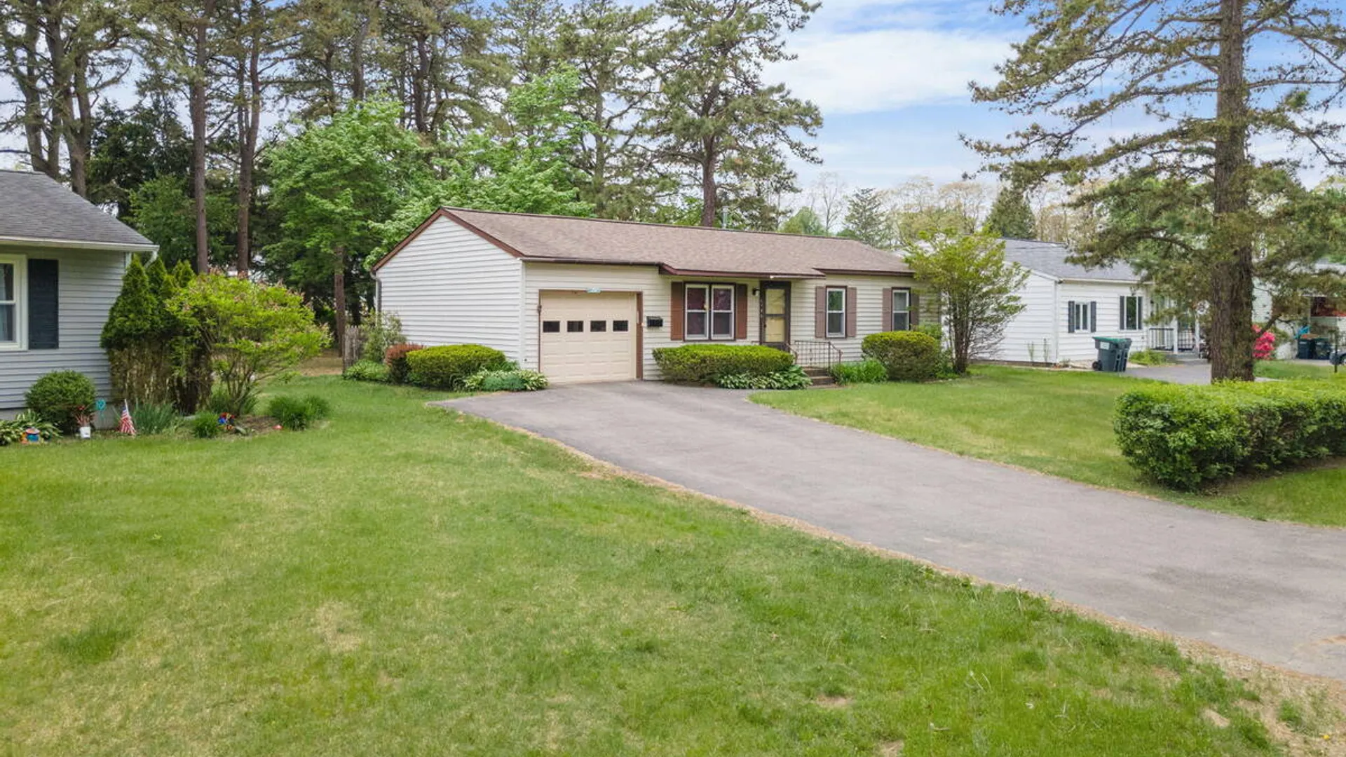 Property at 2736 Maida Lane, Rotterdam, NY 12306 34