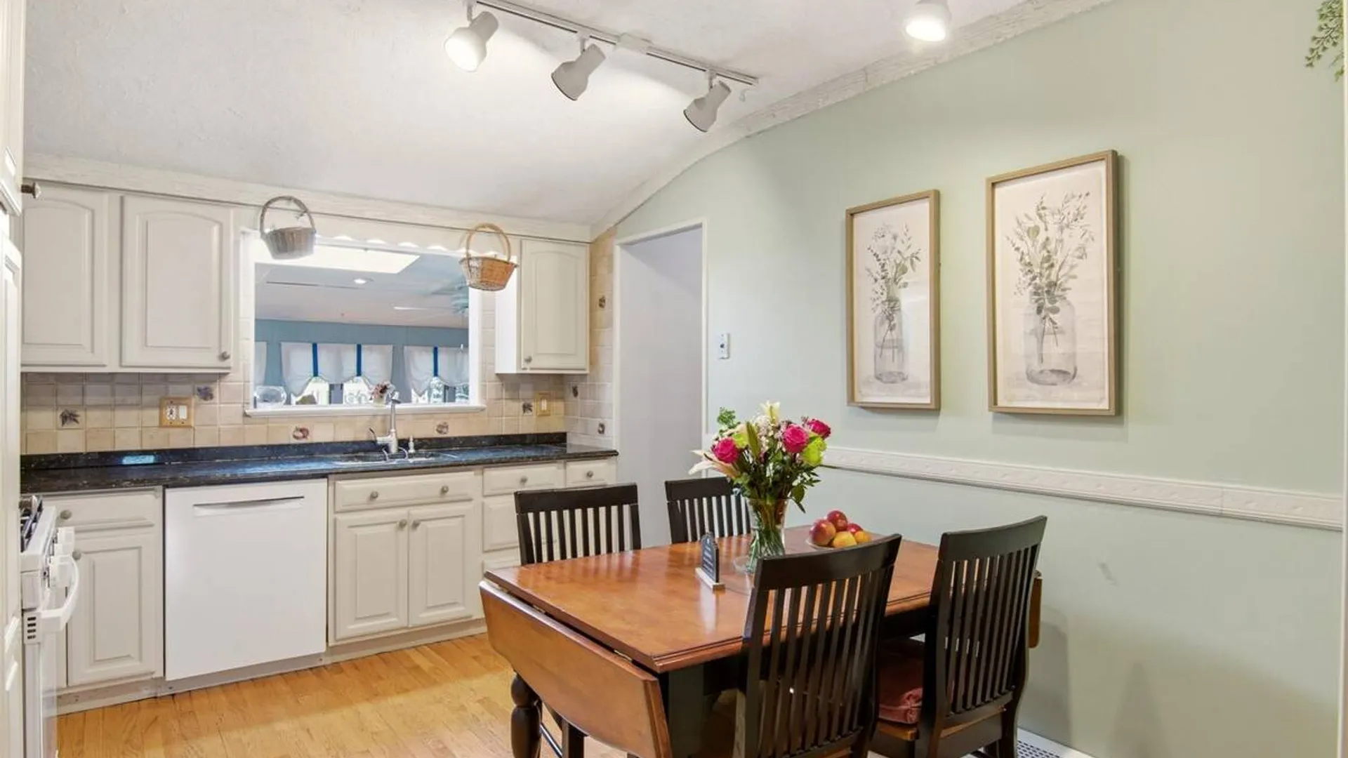 Property at 33 Fraternity Lane, Stony Brook, NY 11790 15