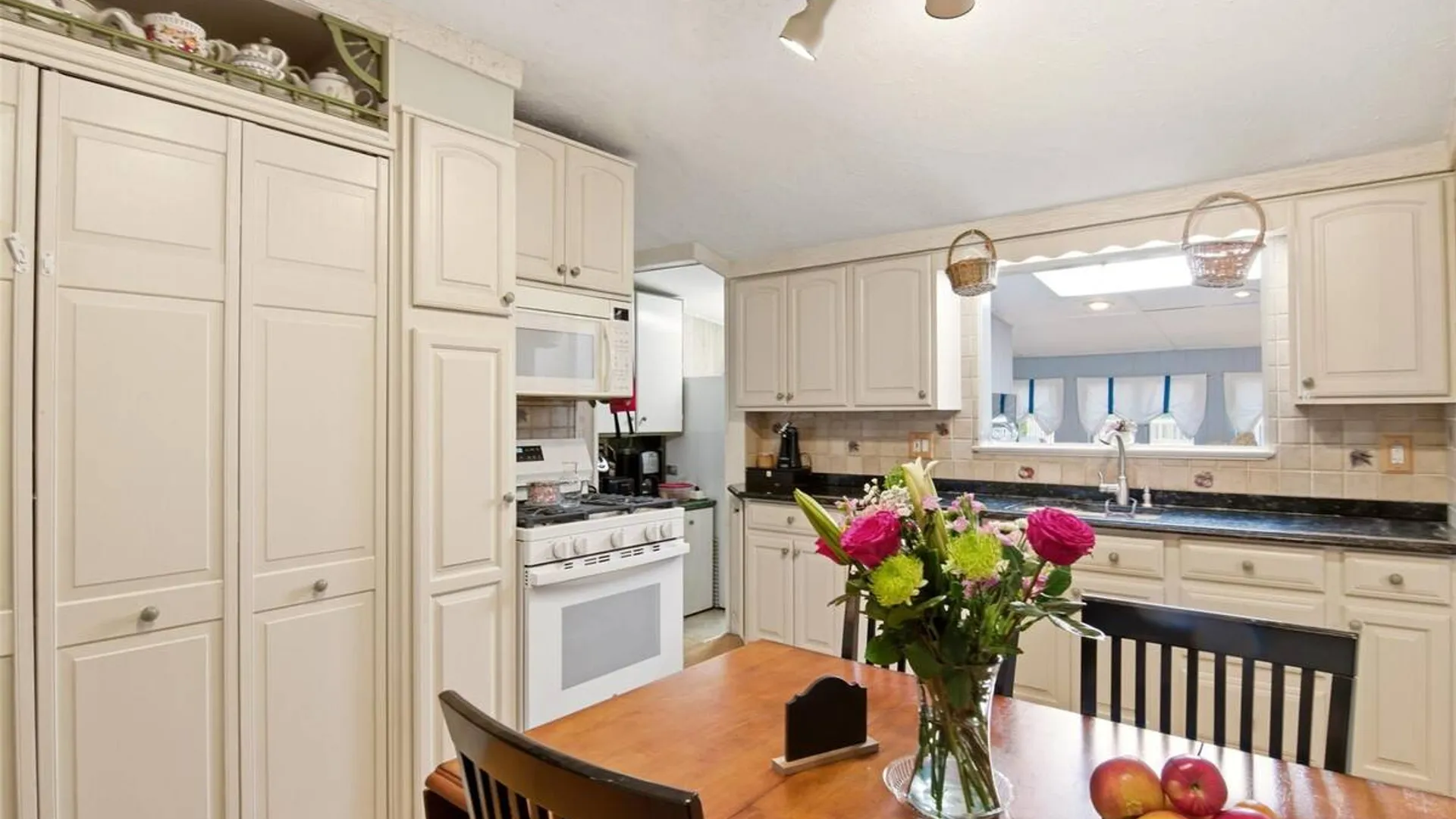 Property at 33 Fraternity Lane, Stony Brook, NY 11790 16