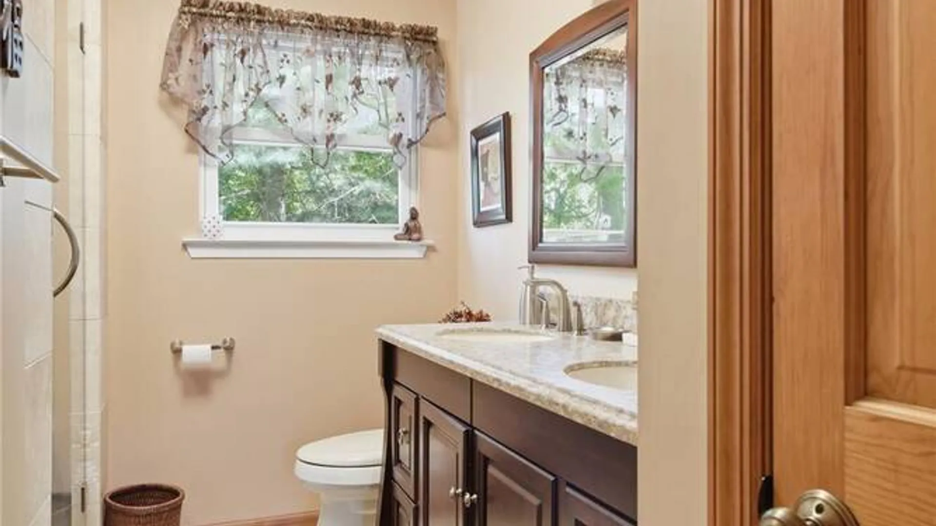 Property at 23 Abbey Lane, Setauket, NY 11733 25