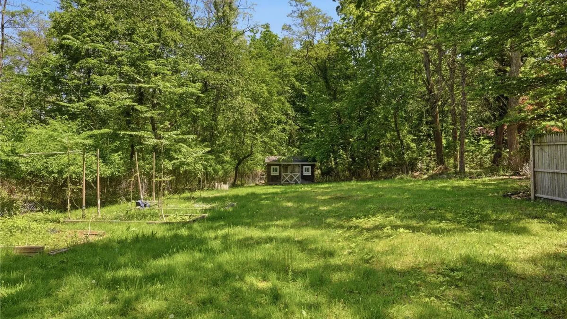 Property at 23 Abbey Lane, Setauket, NY 11733 32