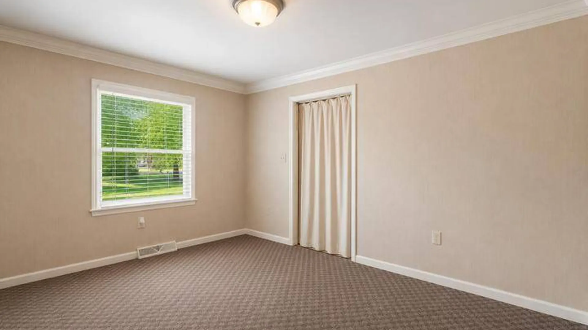 Property at 8 Medical Arts Lane, Saratoga Springs, NY 12866 18
