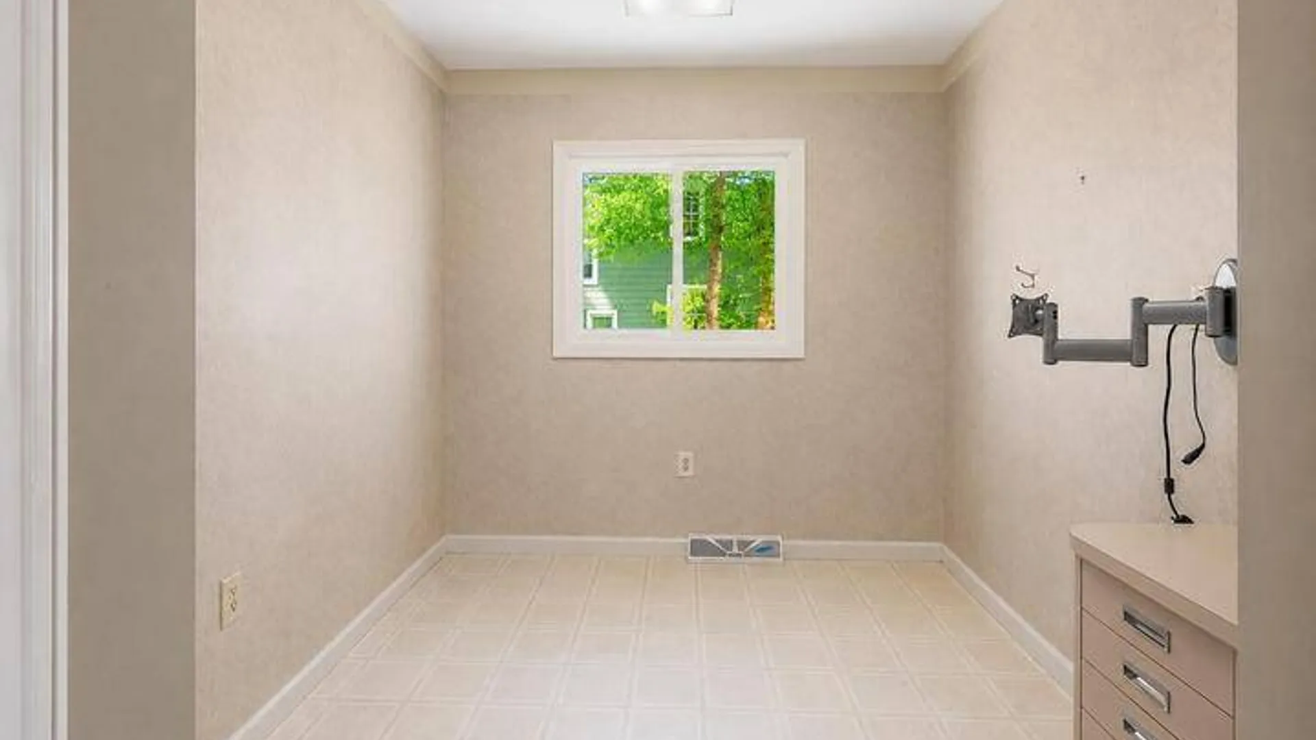 Property at 8 Medical Arts Lane, Saratoga Springs, NY 12866 20