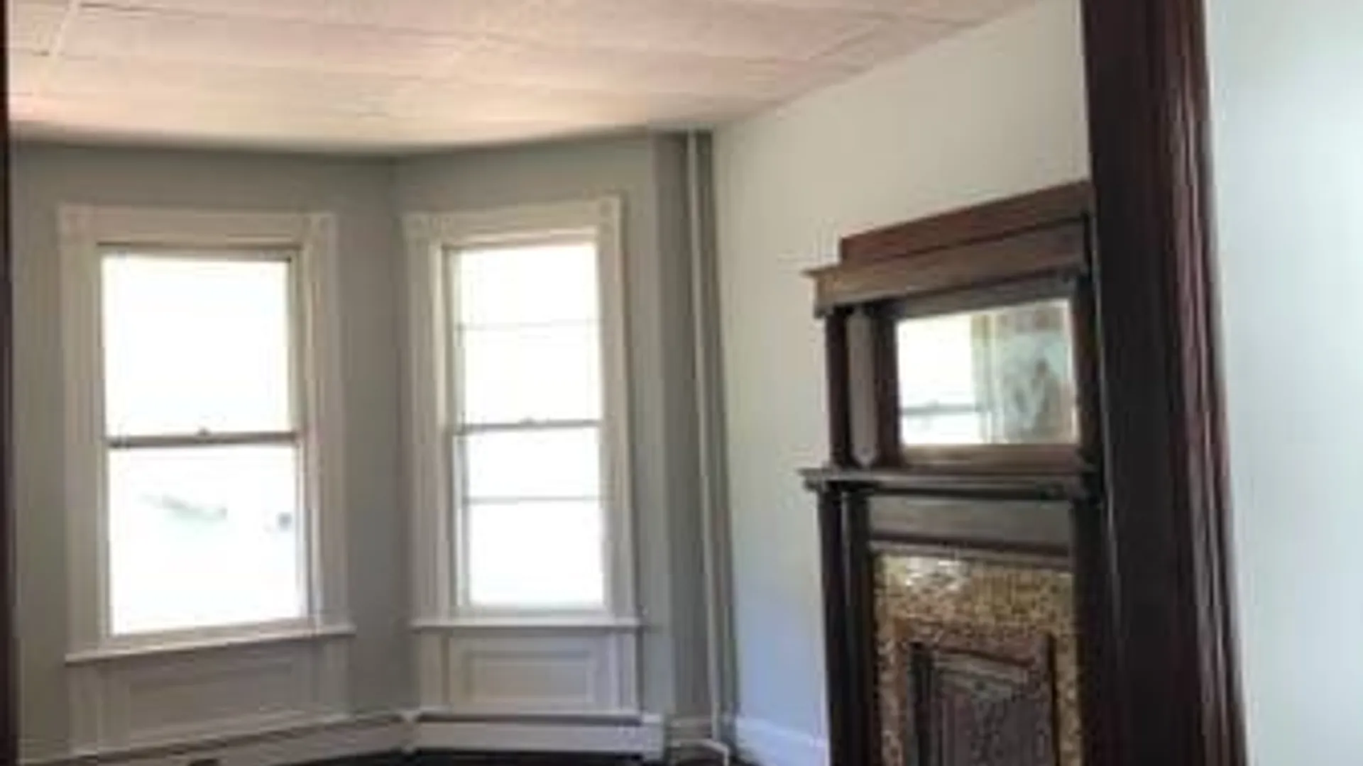 Property at 1053 Park Ave, Schenectady, NY 12308 4