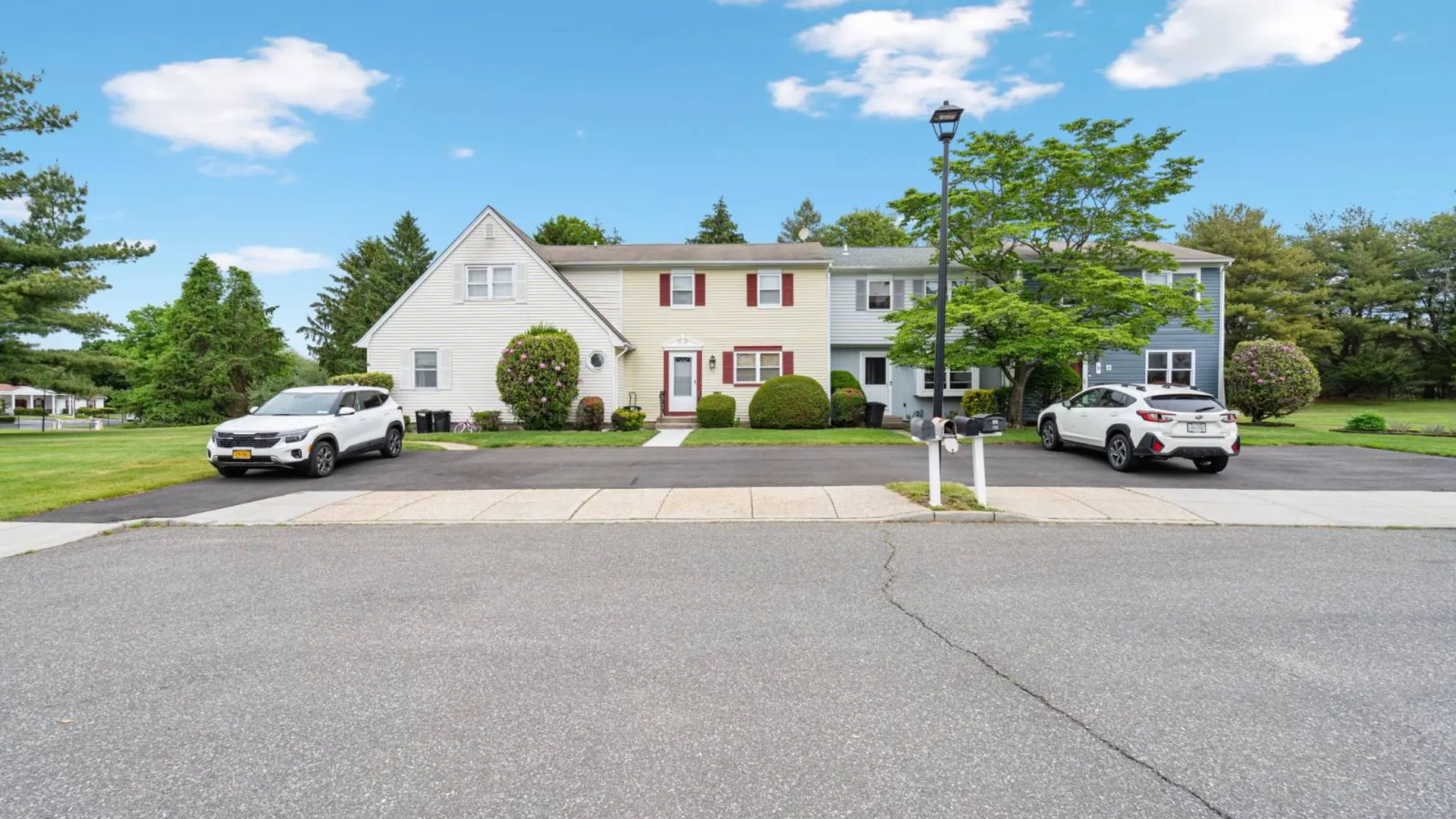 Property at 7 Merrimac Ct, Coram, NY 11727 18