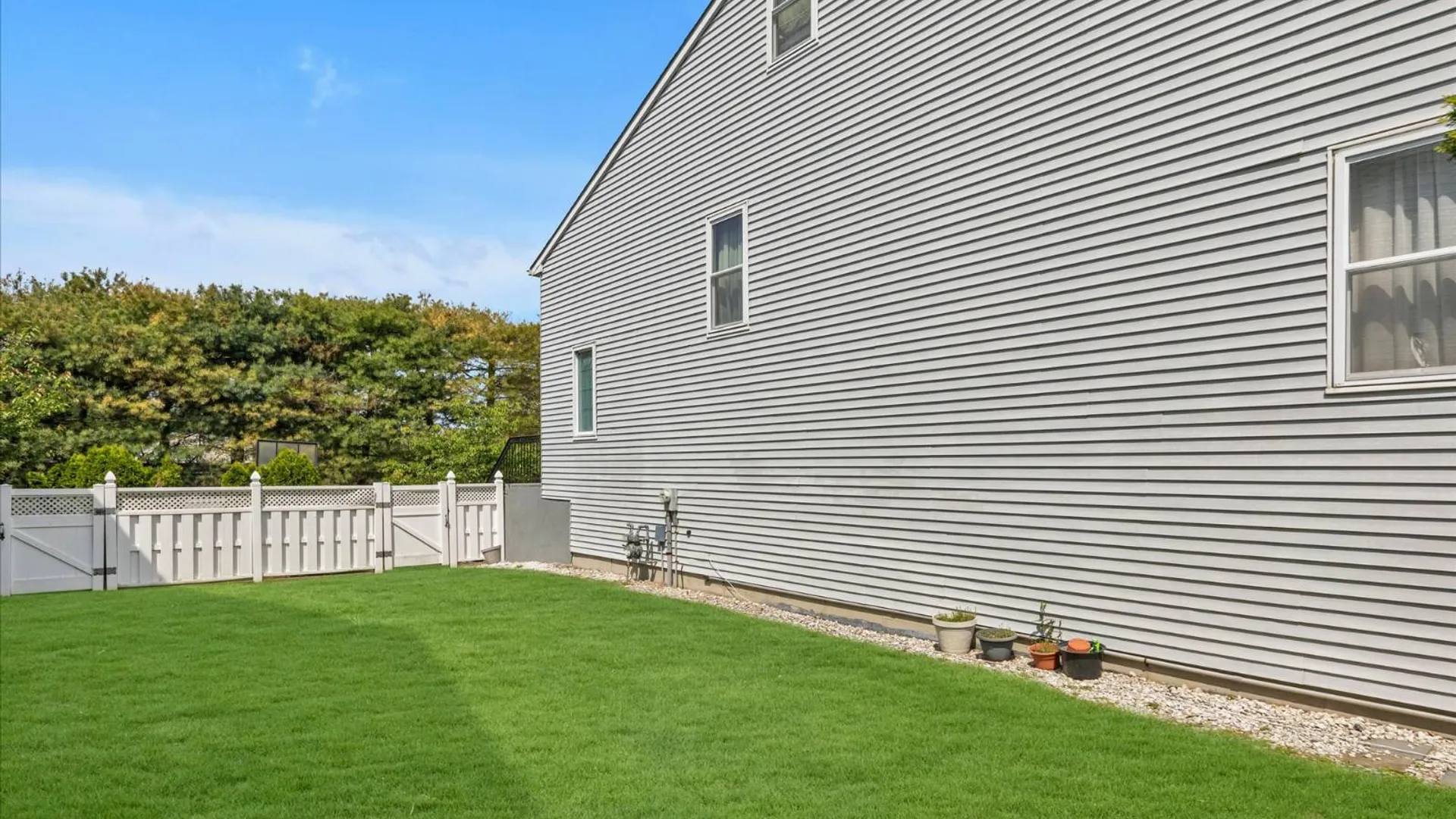 Property at 7 Eastern Dr, New Hyde Park, NY 11040 19