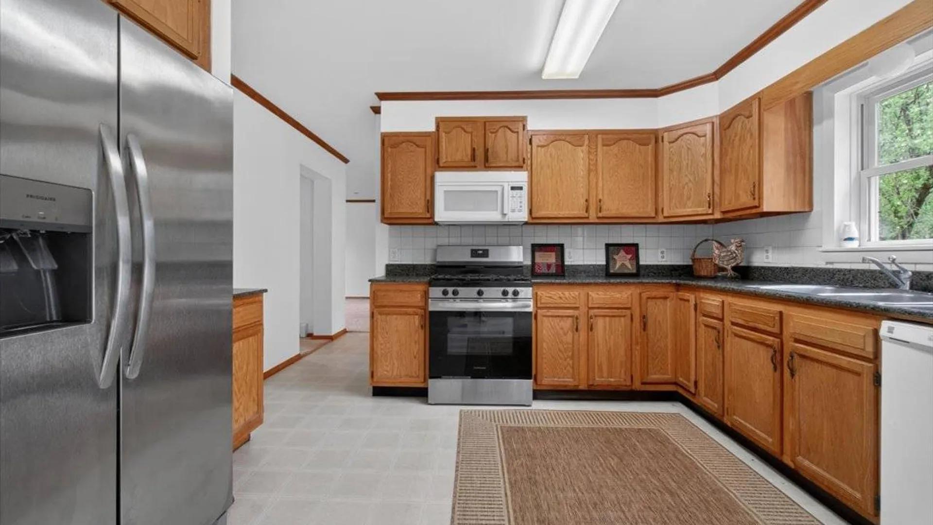 Property at 12 Pine Ave, Johnstown, NY 12095 10