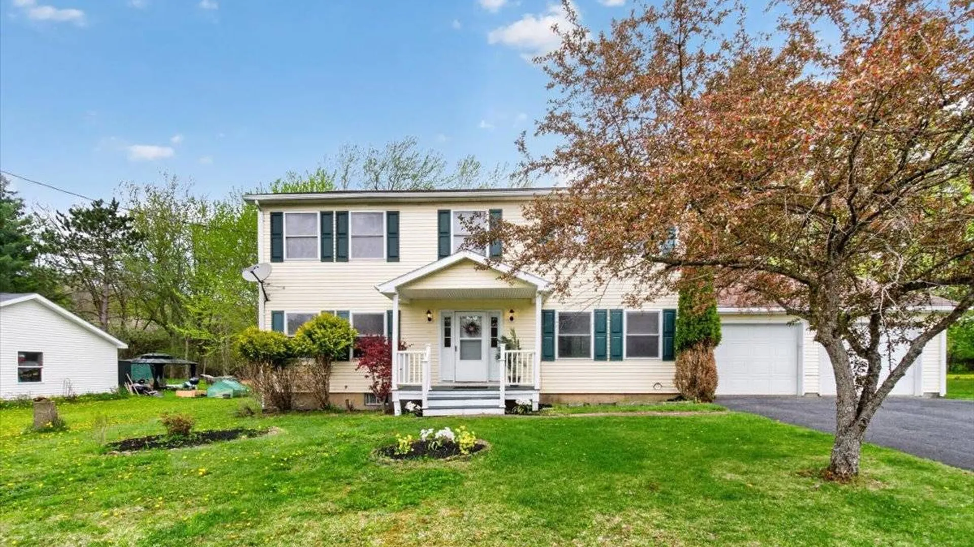 Property at 12 Pine Ave, Johnstown, NY 12095 46