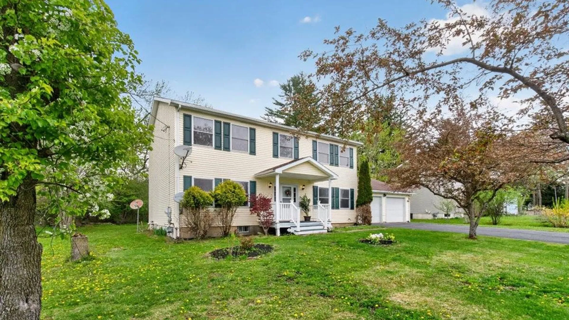 Property at 12 Pine Ave, Johnstown, NY 12095 54