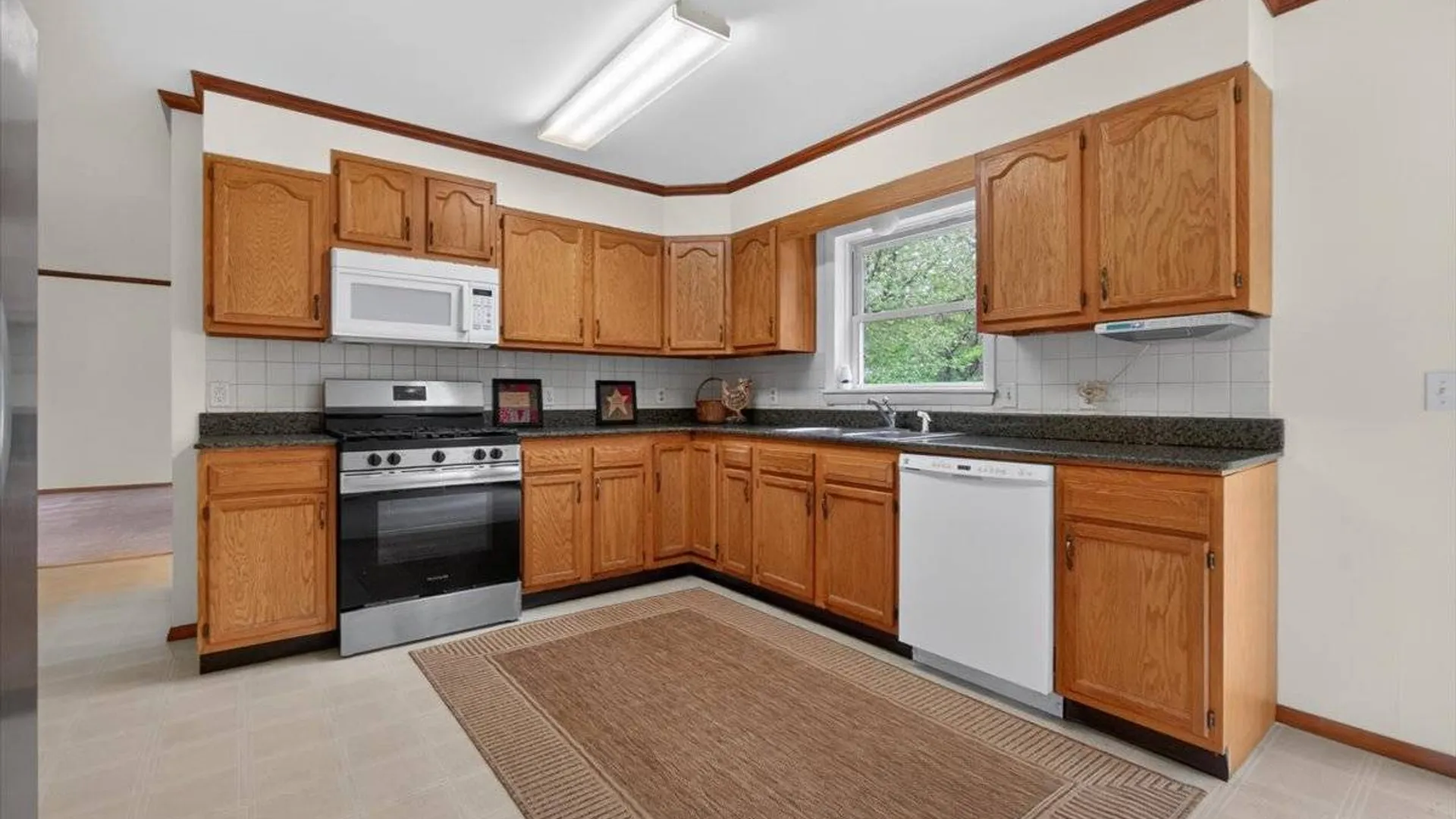 Property at 12 Pine Ave, Johnstown, NY 12095 9