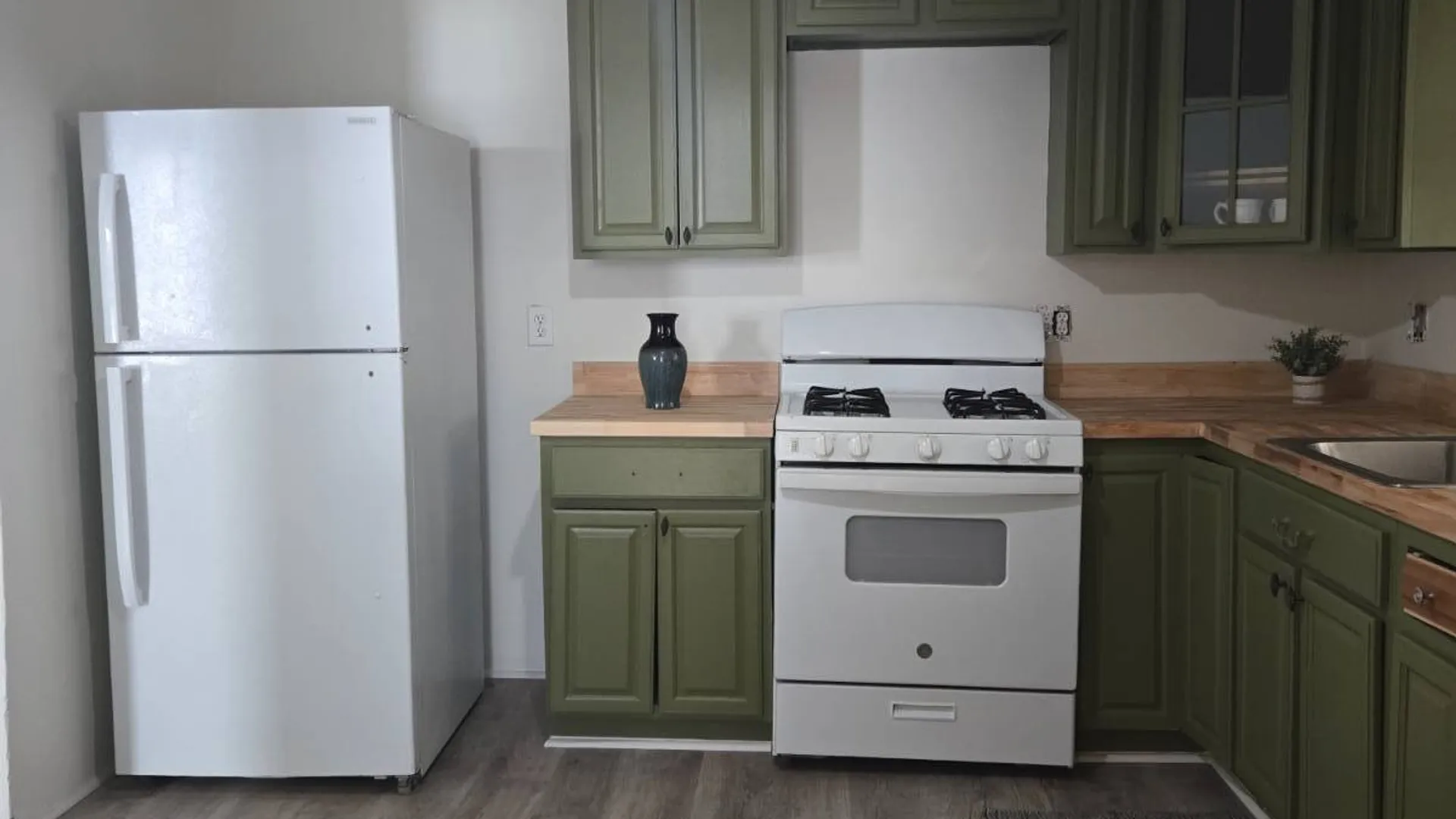 Property at 6 Paulding St, Schenectady, NY 12308 2