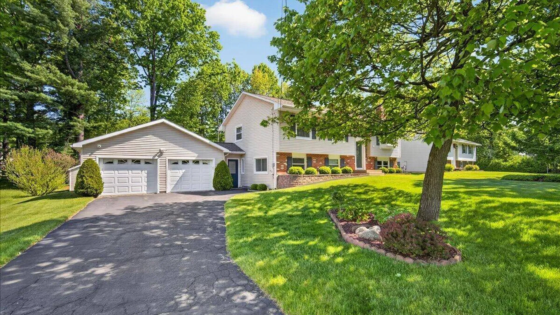 Property at 12 Cherry Lane, Clifton Park, NY 12065 41