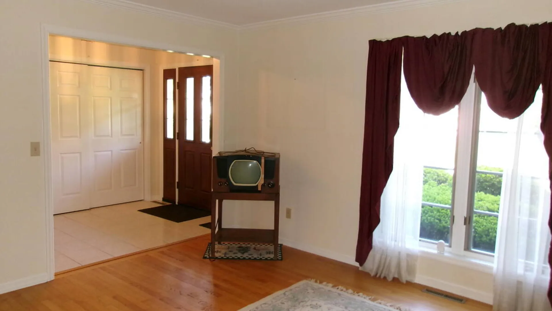 Property at 15 Pinecrest Drive, Niskayuna, NY 12309 10