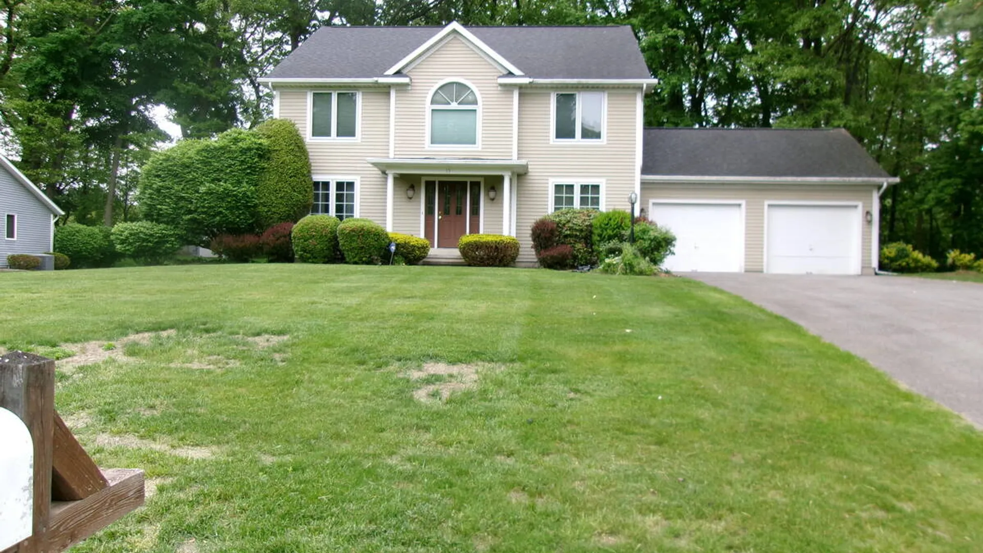Property at 15 Pinecrest Drive, Niskayuna, NY 12309 2