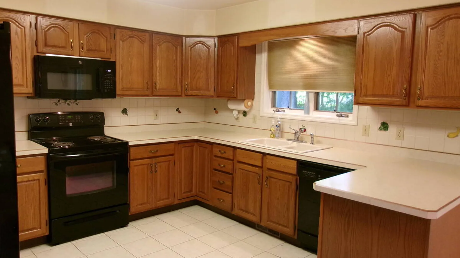 Property at 15 Pinecrest Drive, Niskayuna, NY 12309 32