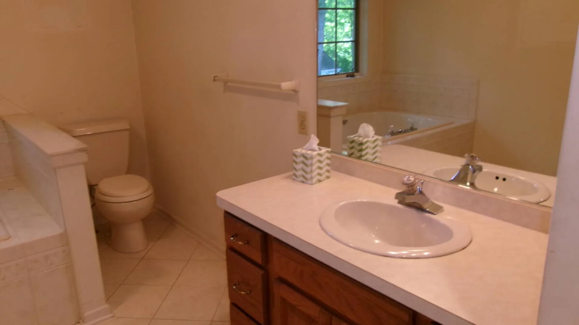 Property at 15 Pinecrest Drive, Niskayuna, NY 12309 72