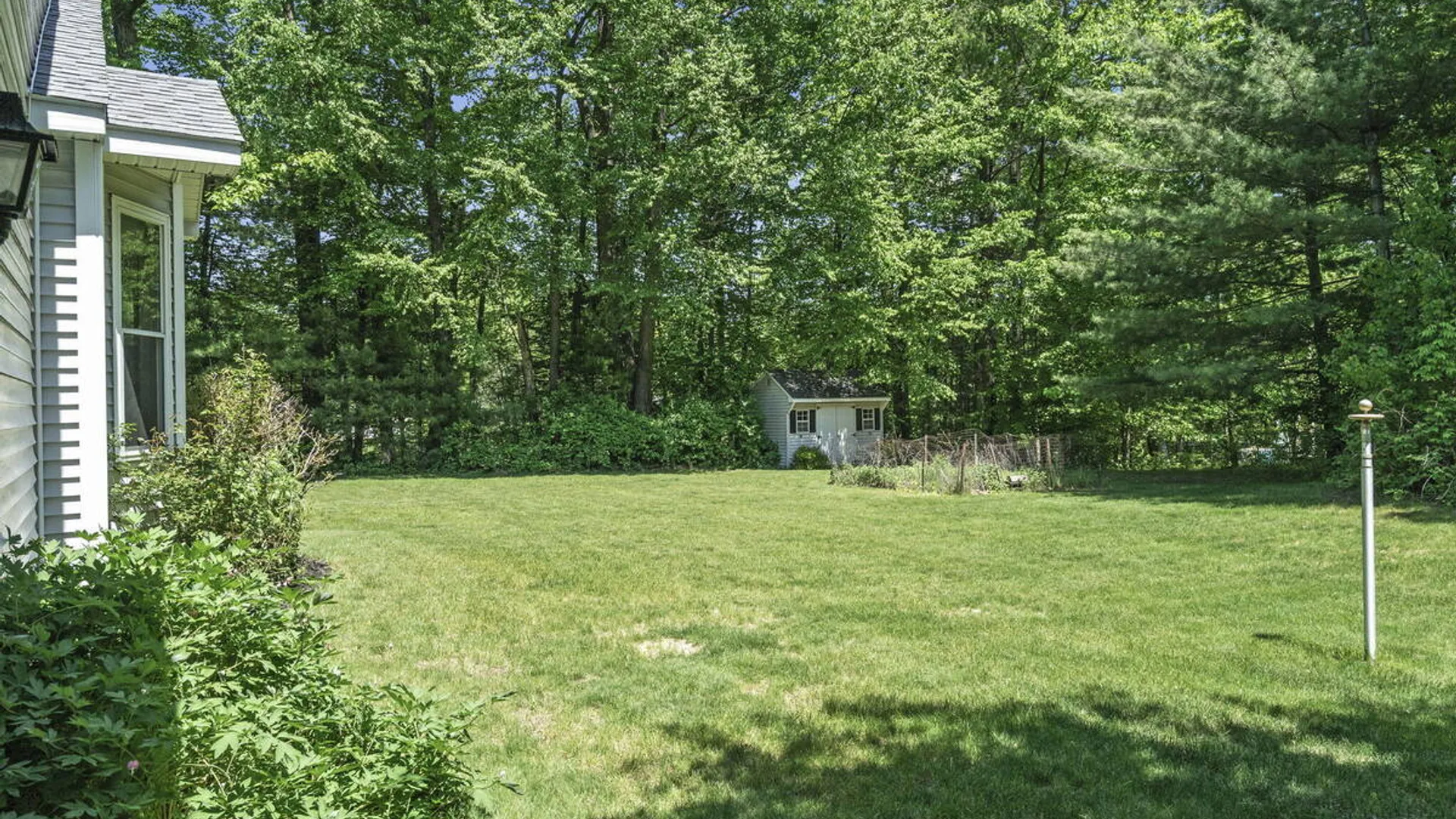 Property at 812 Al Constantino Drive, Schenectady, NY 12306 36