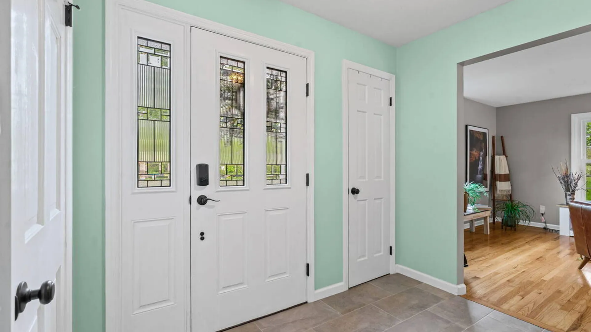 Property at 2109 Orchard Park Drive, Niskayuna, NY 12309 8
