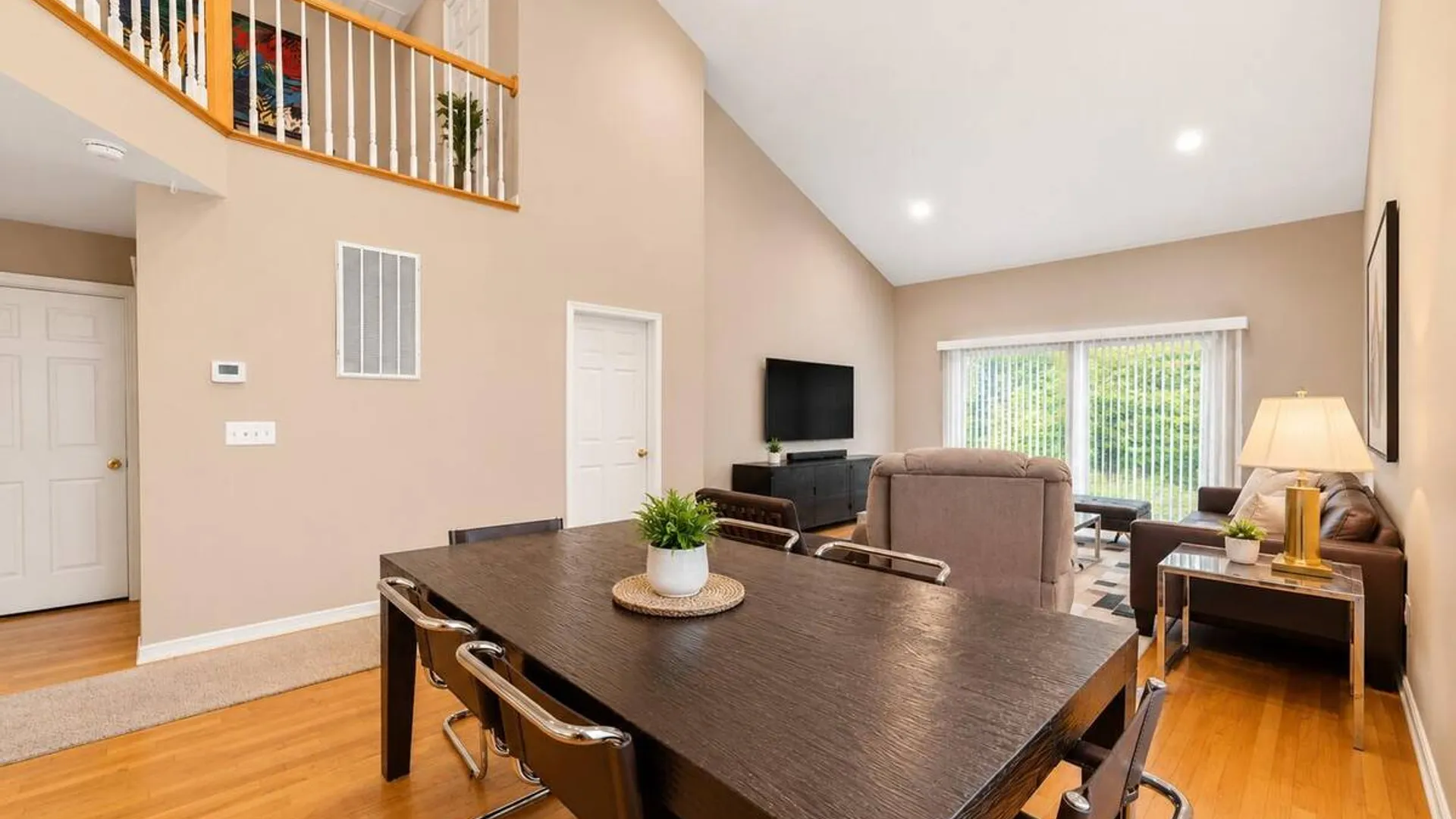 Property at 72 Paddington Circle, Smithtown, NY 11787 6