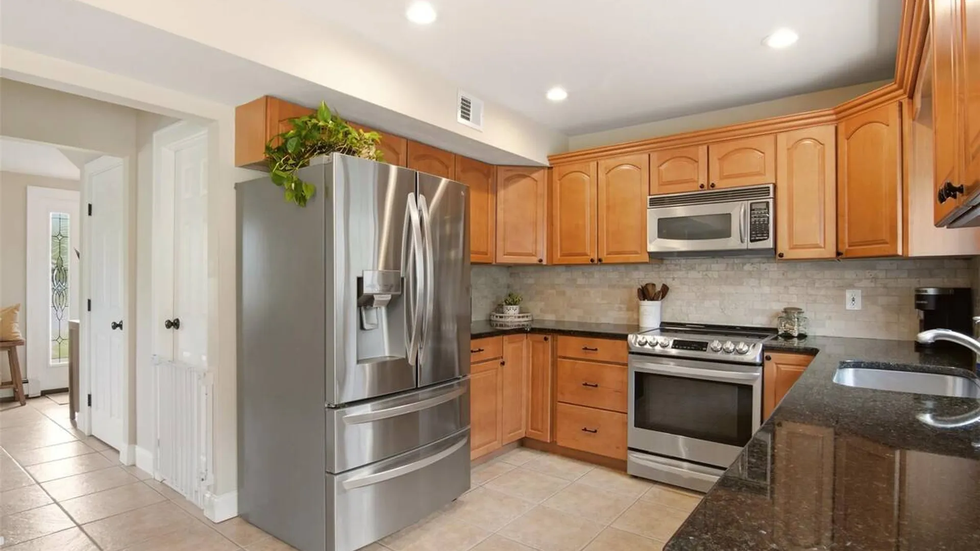 Property at 4 Blackwell Court, Stony Brook, NY 11790 12