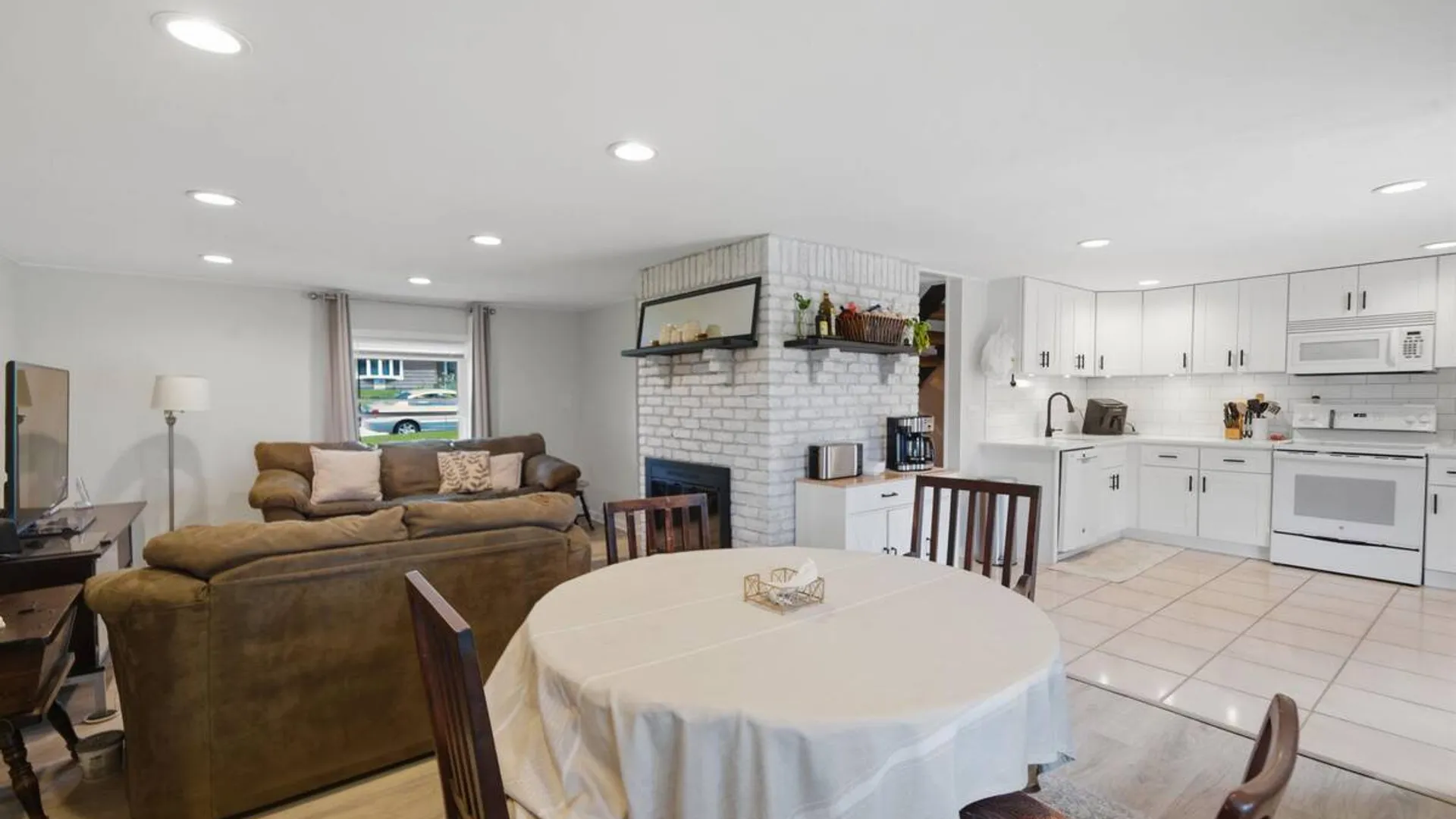 Property at 14 Lehigh Lane, Farmingville, NY 11738 9