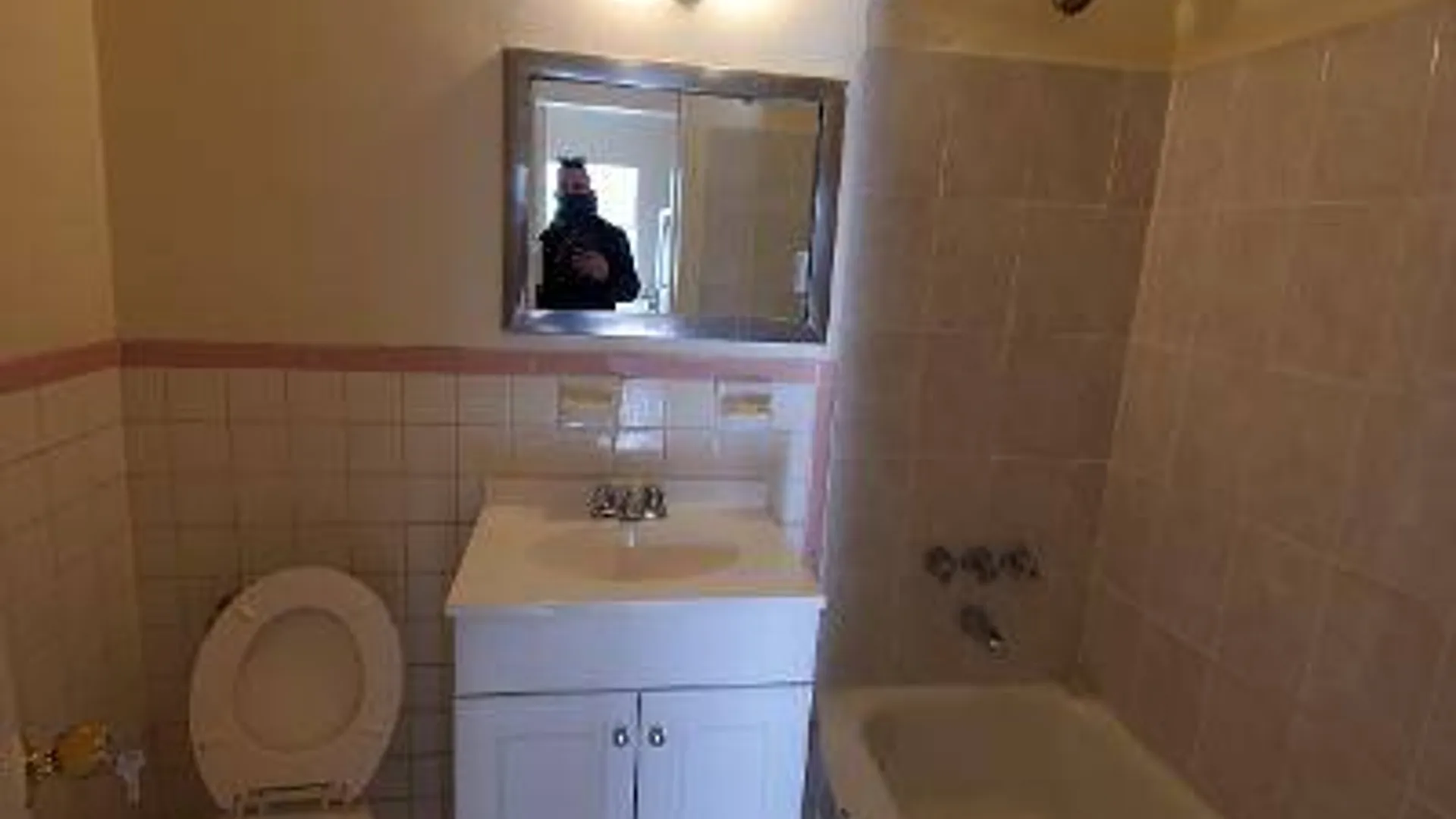 Property at 9420 59 AVE, ELMHURST, NY 11373 2
