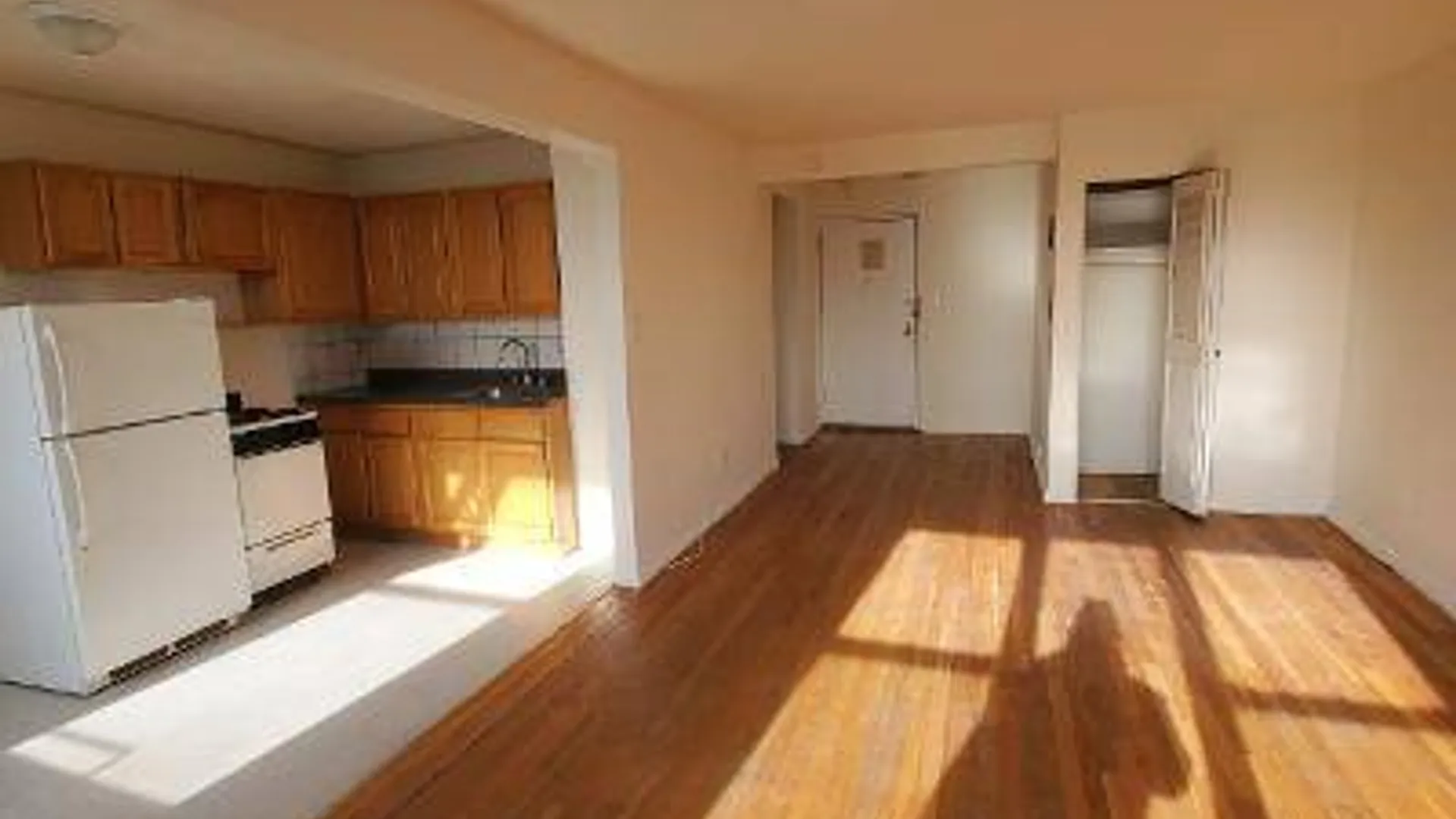 Property at 9420 59 AVE, ELMHURST, NY 11373 7