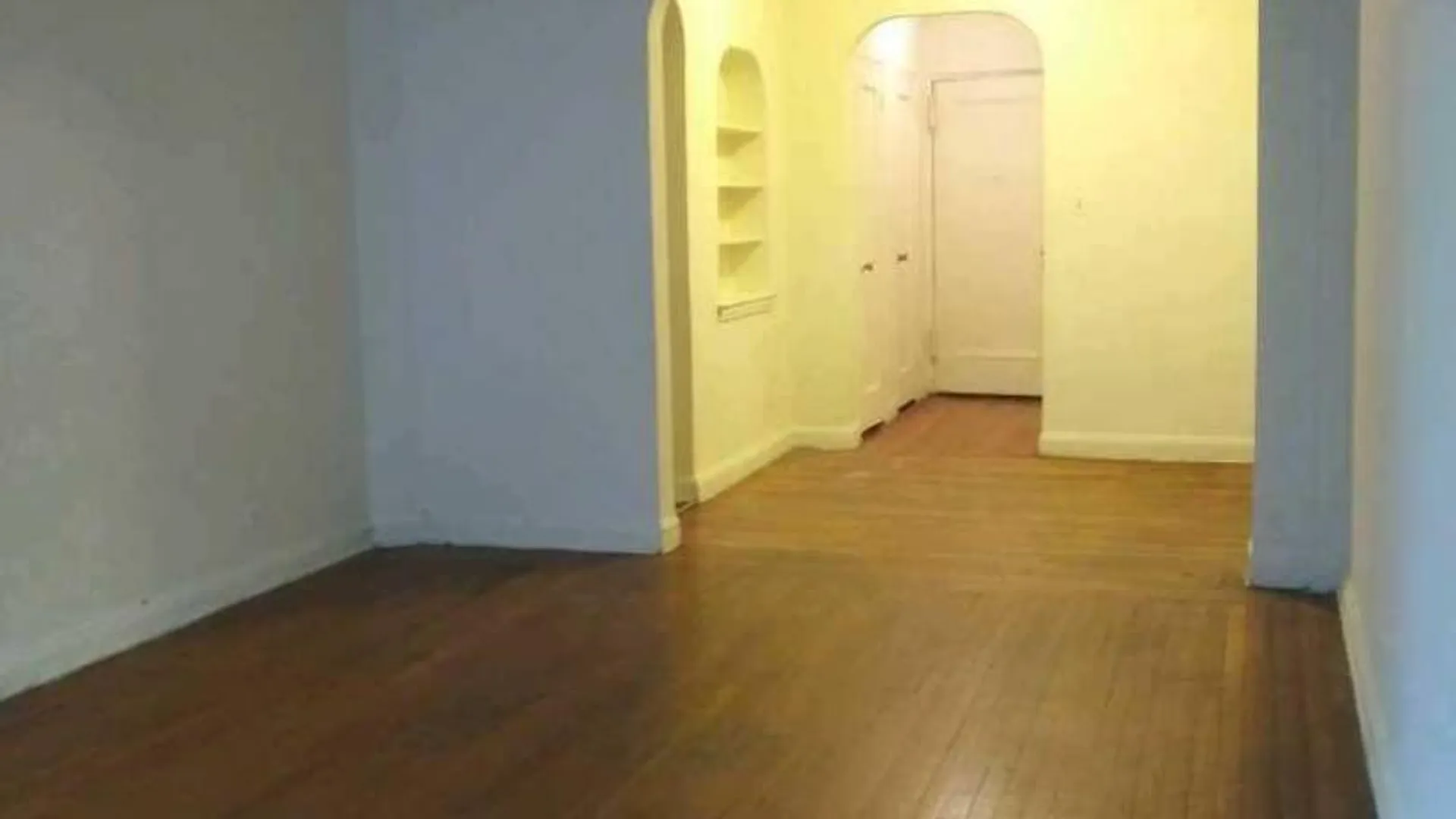 Property at 92-1 Whitney ave, Elmhurst, NY 11373 3