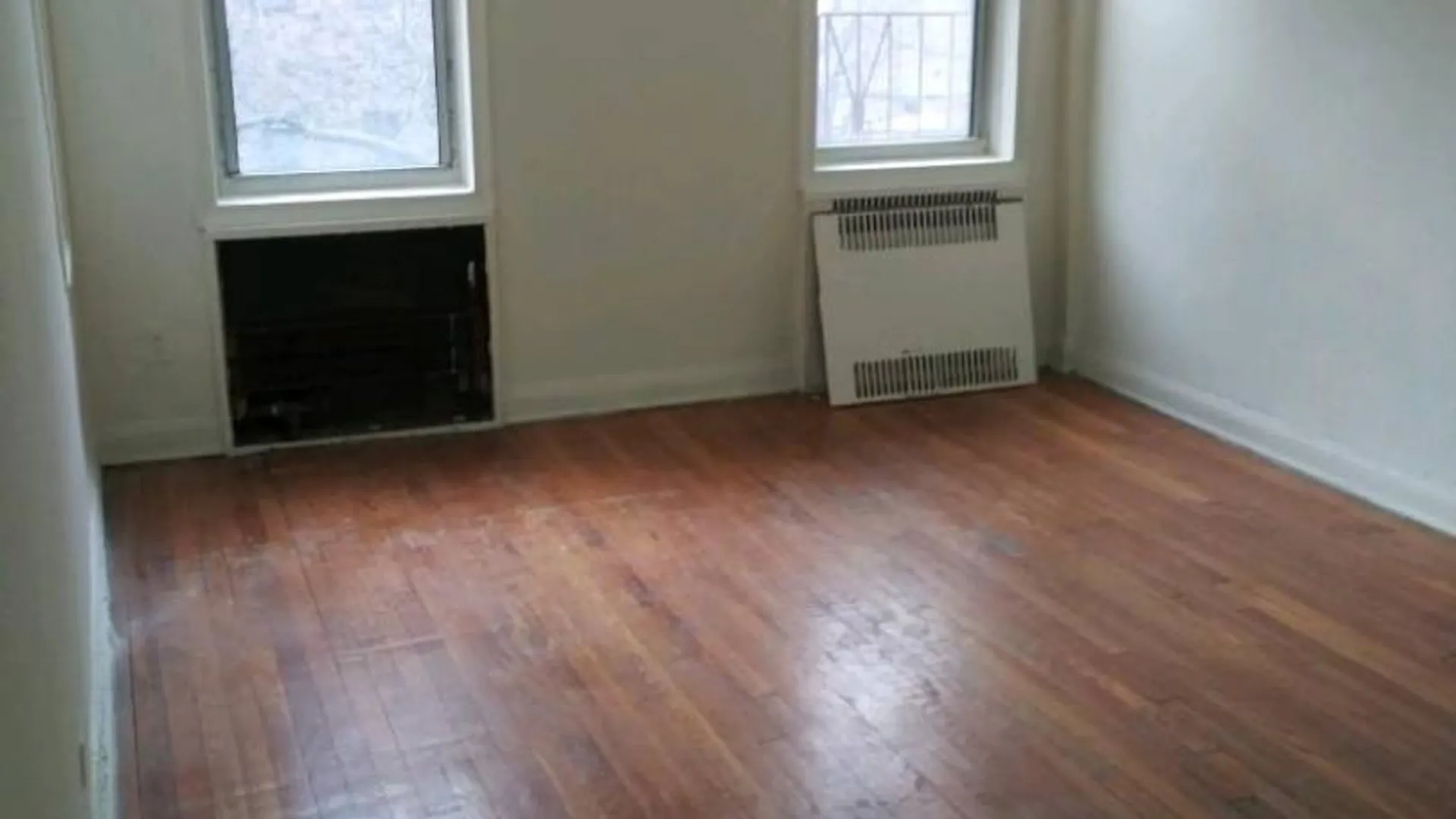 Property at 92-1 Whitney ave, Elmhurst, NY 11373 6