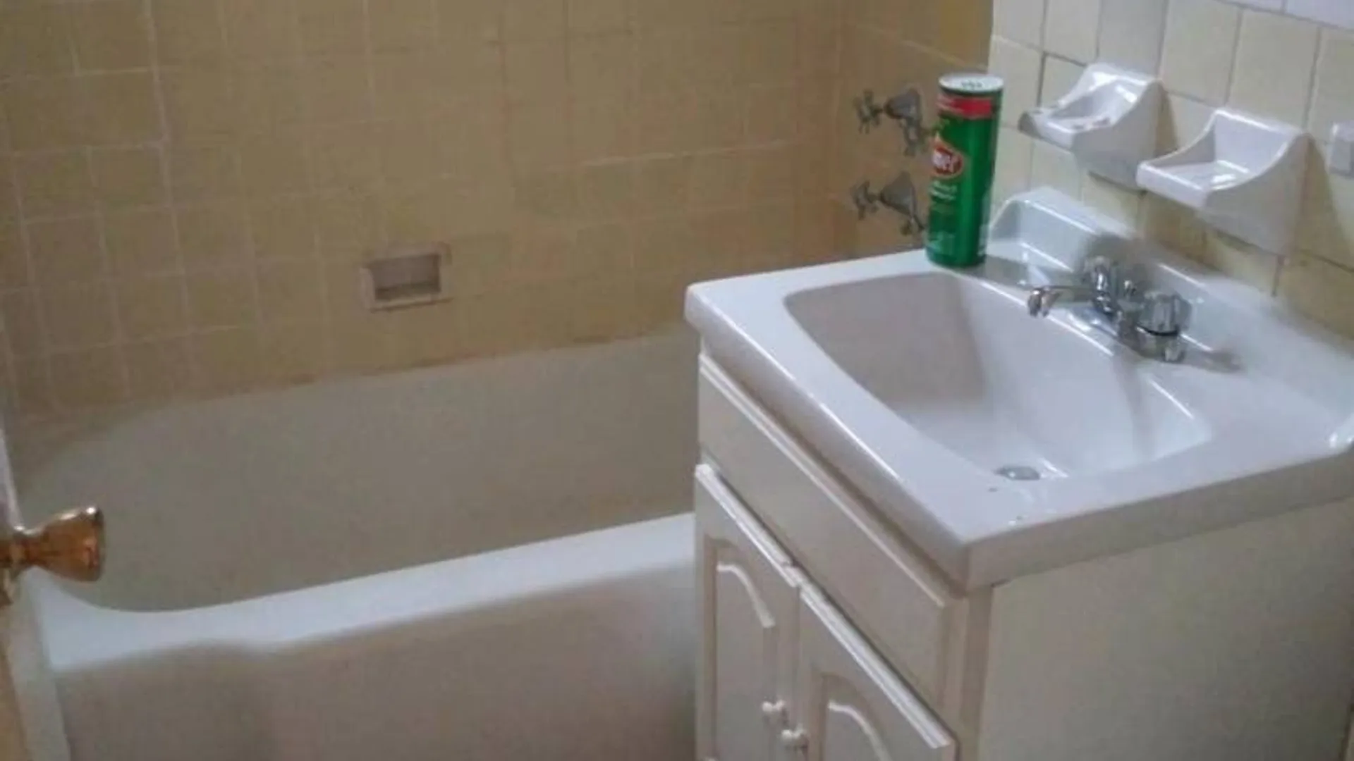 Property at 92-1 Whitney ave, Elmhurst, NY 11373 8