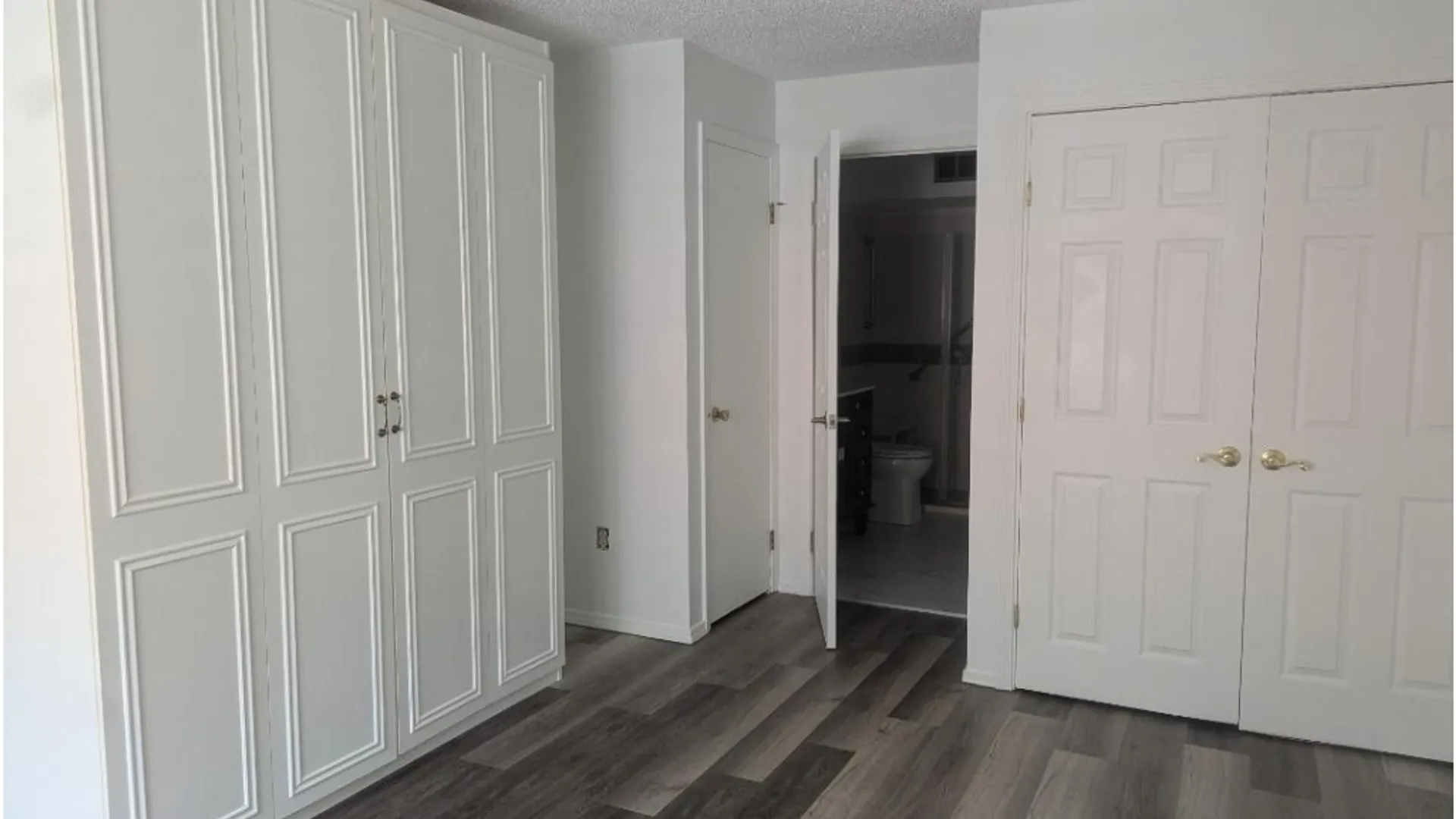 Property at 212 Bay Village Dr, Rochester, NY 14609 14