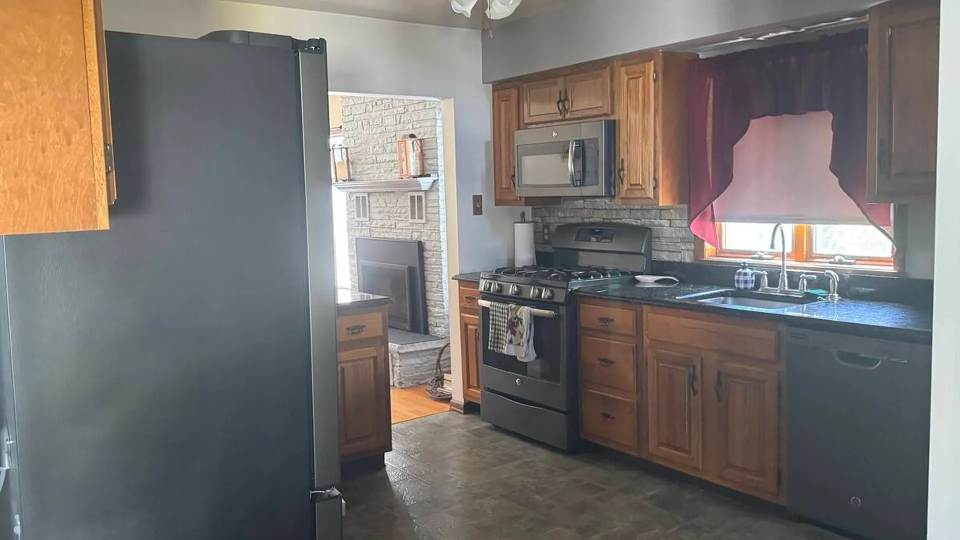 Property at 2105 Oaklawn Avenue, Rotterdam, NY 12306 5