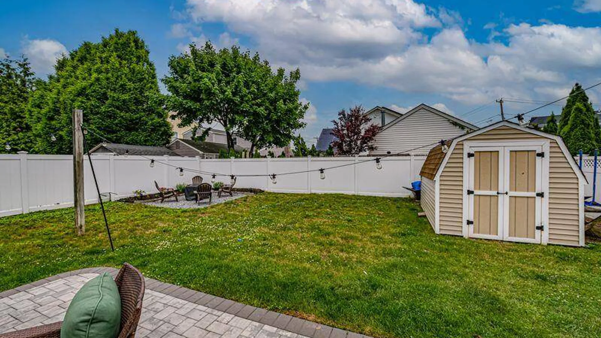 Property at 49 Mortimer Avenue, Babylon, NY 11702 16