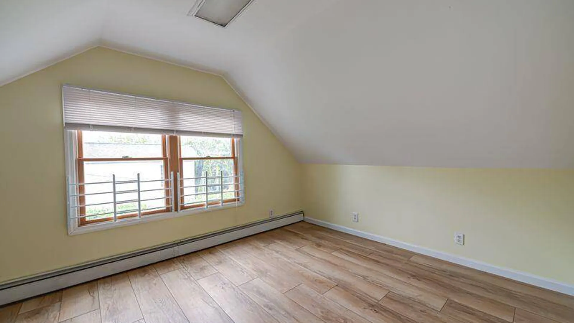 Property at 49 Mortimer Avenue, Babylon, NY 11702 10