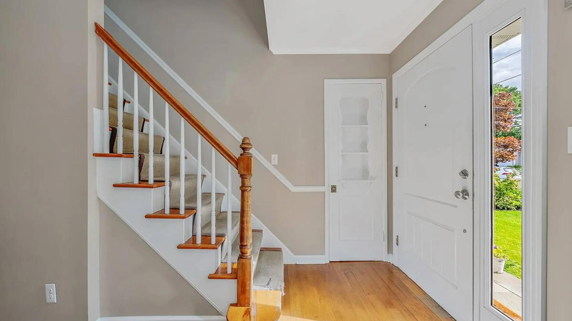 Property at 10 Radcliff Boulevard, Glen Head, NY 11545 18