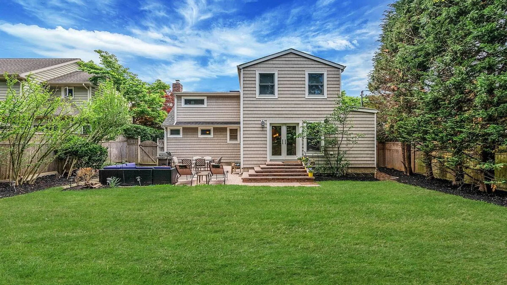 Property at 10 Radcliff Boulevard, Glen Head, NY 11545 4