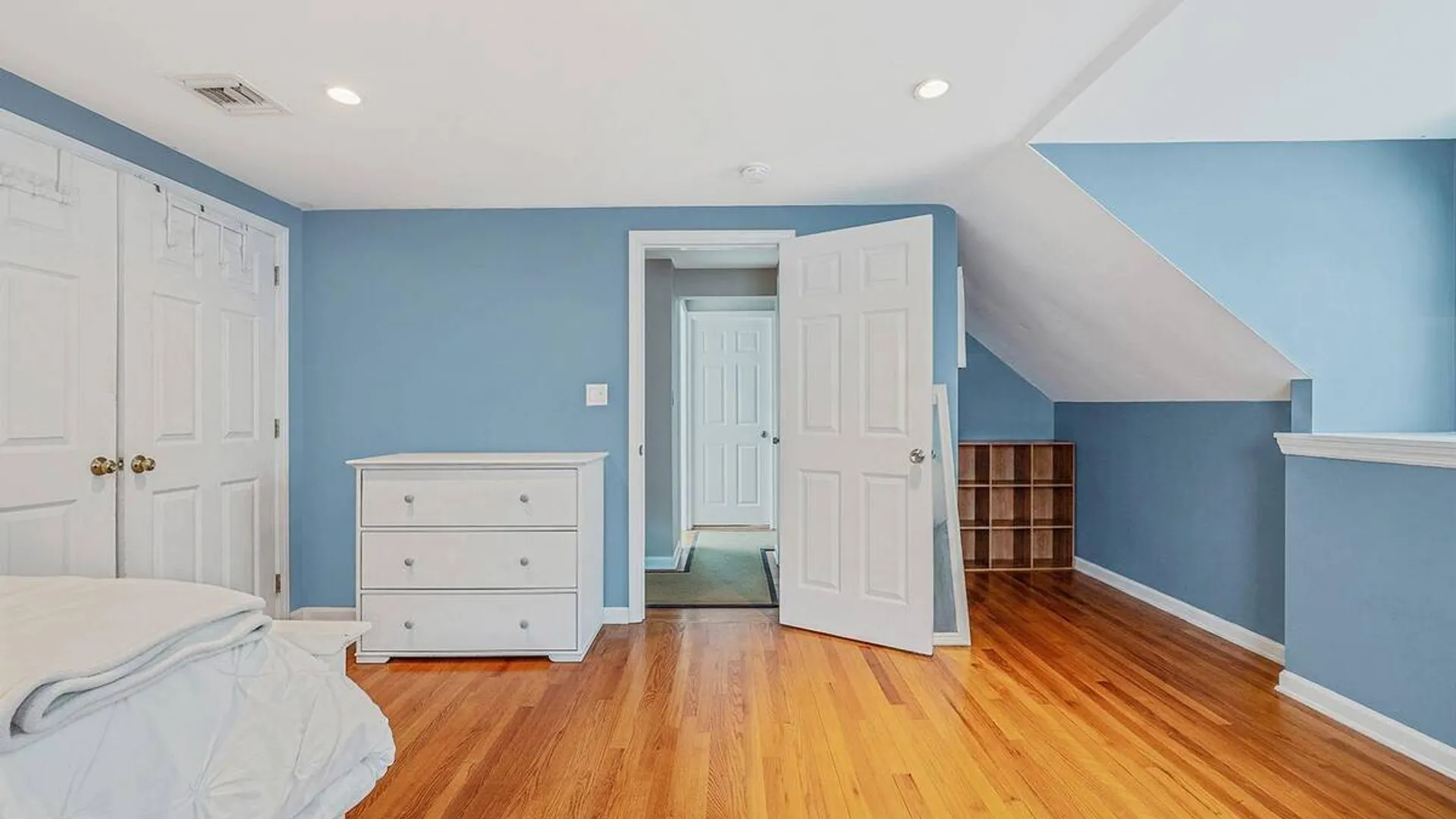 Property at 10 Radcliff Boulevard, Glen Head, NY 11545 32