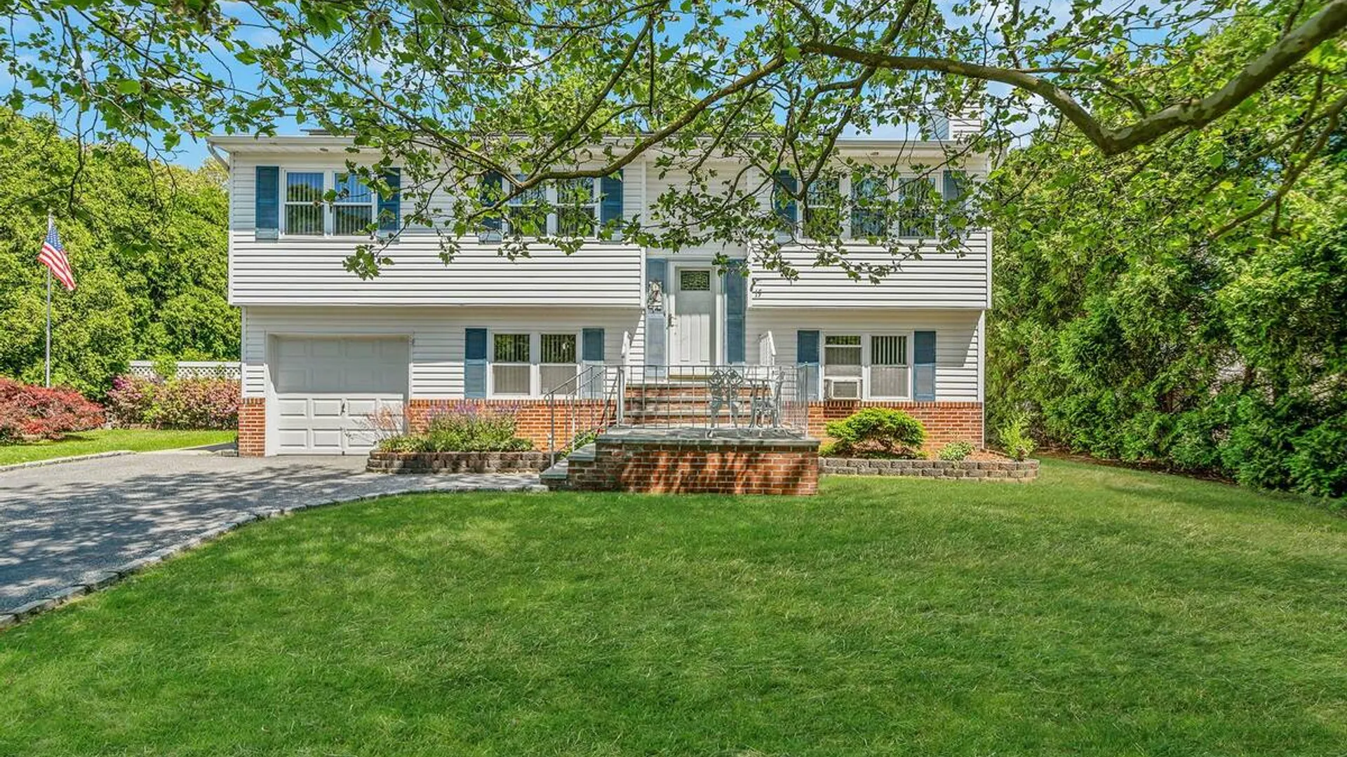 Property at 15 Peters Lane, Port Jefferson Station, NY 11776 11