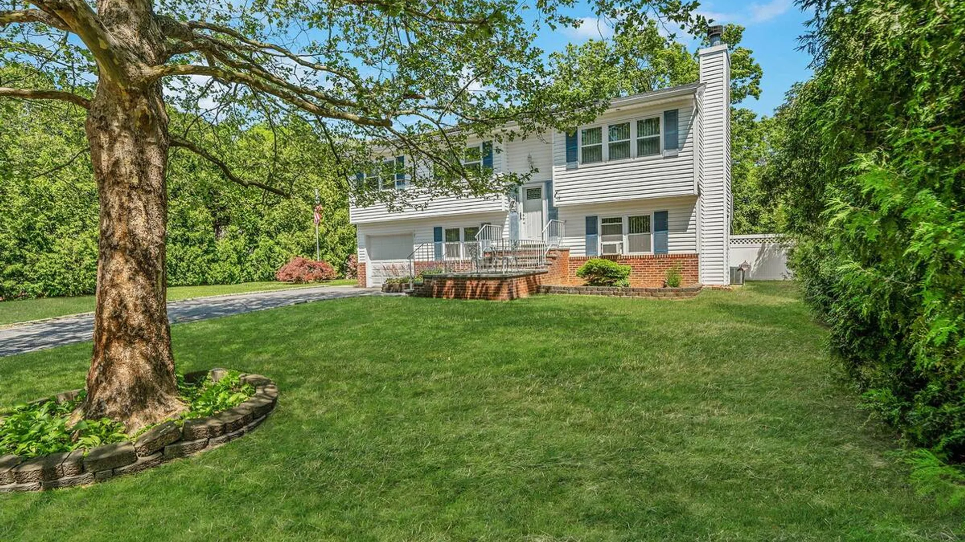 Property at 15 Peters Lane, Port Jefferson Station, NY 11776 12